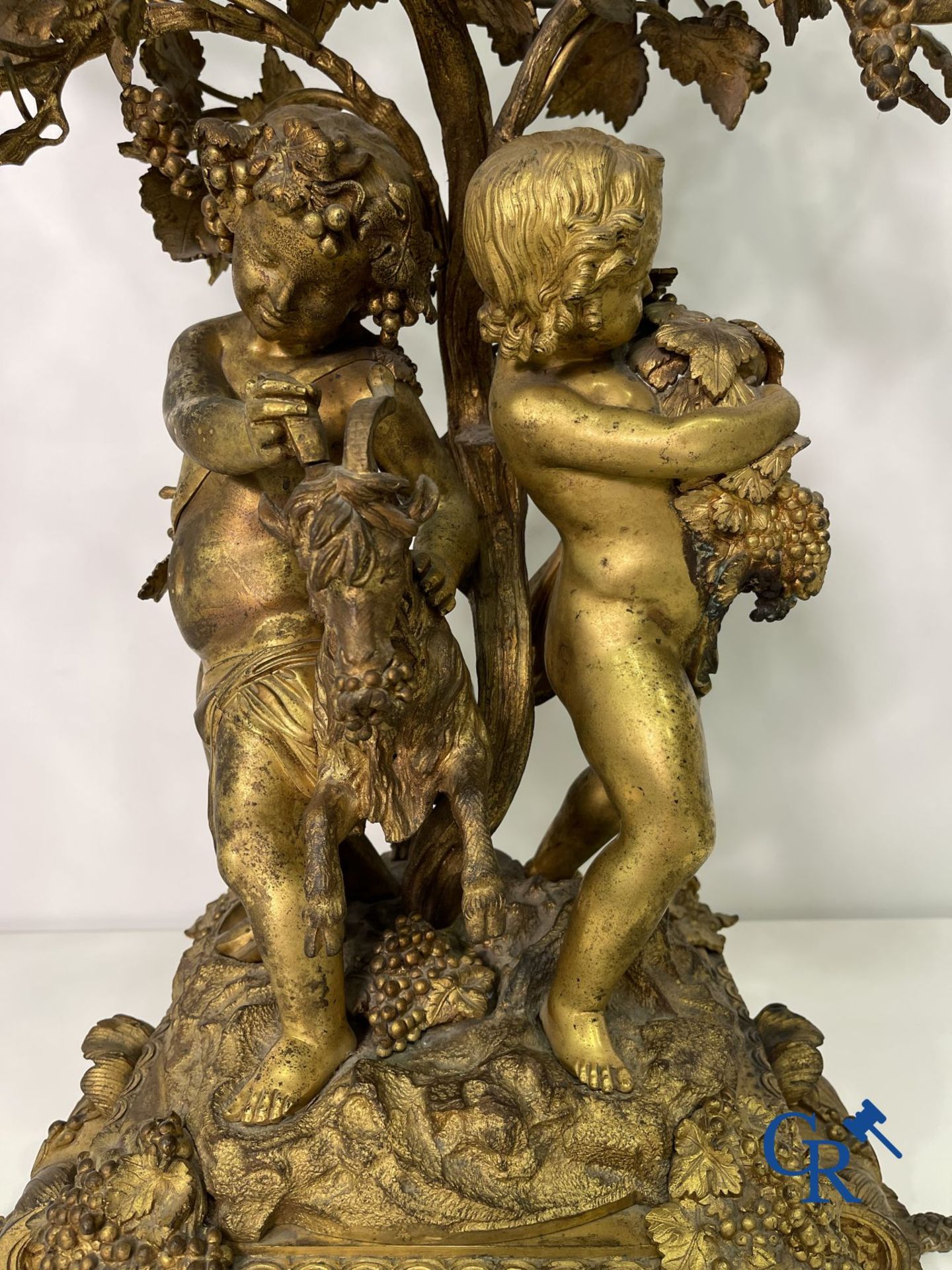 A pair of imposing bronze candlesticks with putti in LXVI style. Napoleon III period. - Bild 8 aus 32