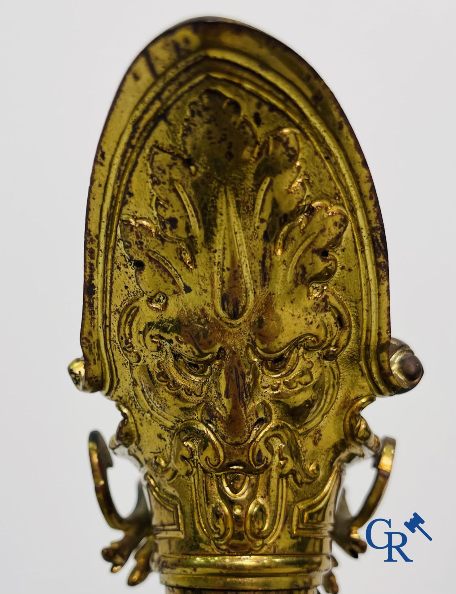 A pair of gilded bronze ewer vases. Napoleon III period. - Bild 7 aus 11