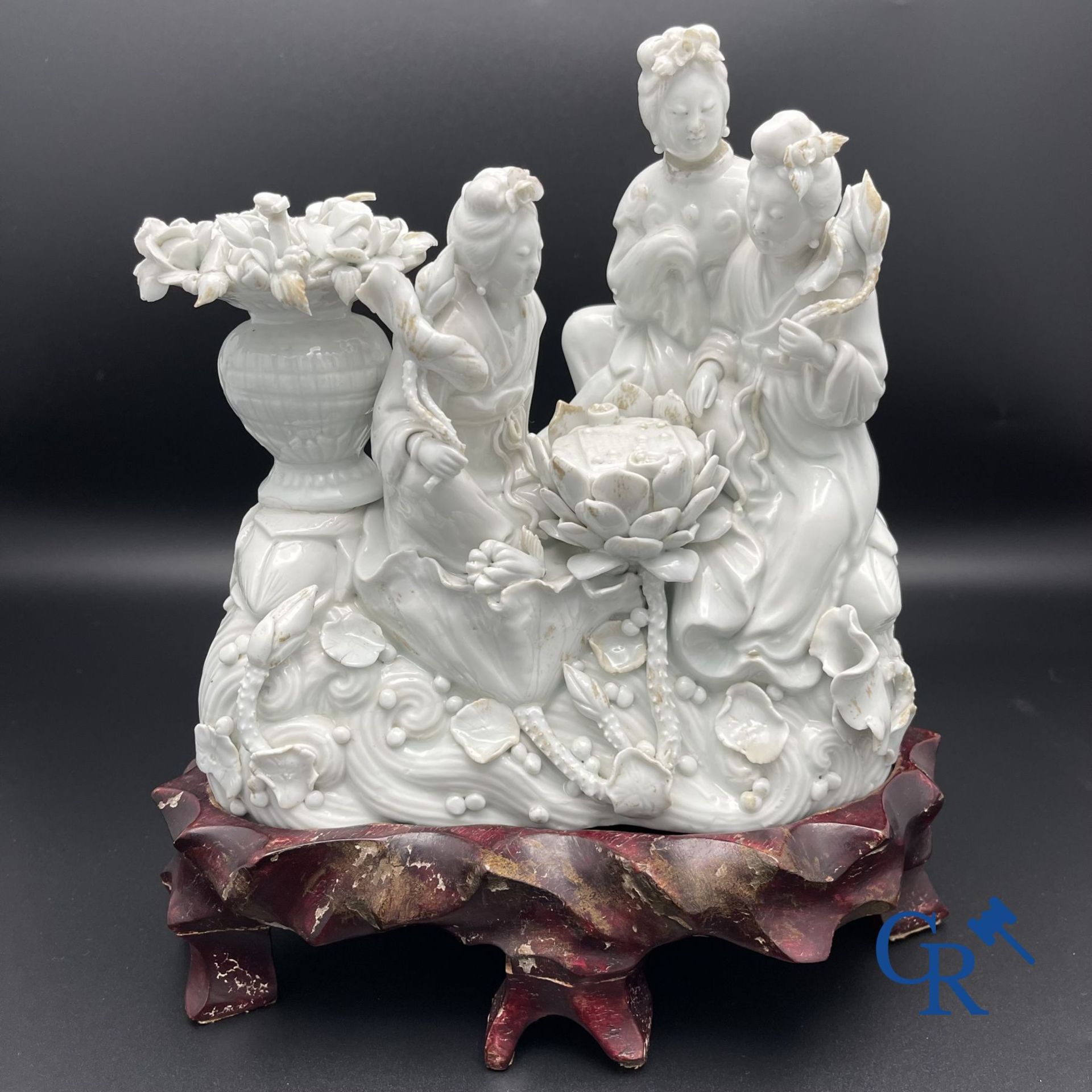 Chinese porcelain: A Buddhist lion and a group in blanc de Chine. - Image 8 of 28