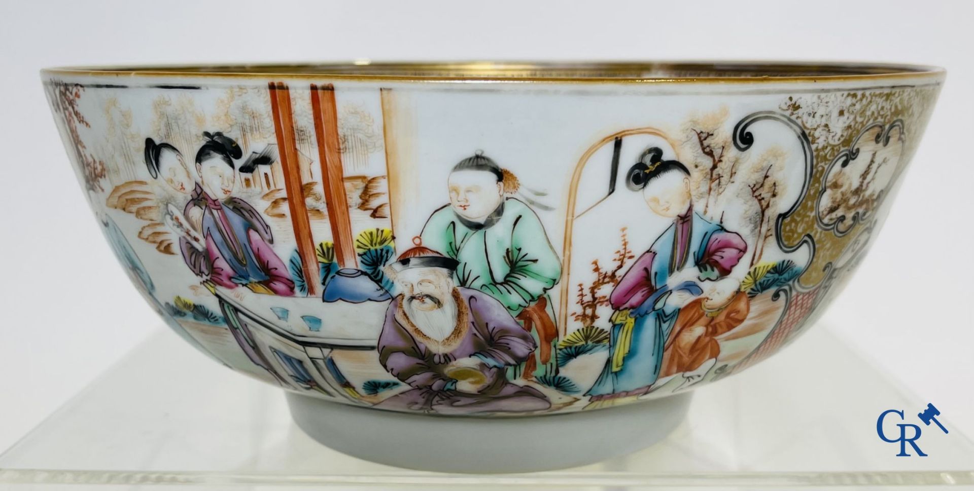 A large Chinese famille rose mandarin bowl, a famille rose cup and saucer and a figurine in blanc de - Bild 4 aus 25