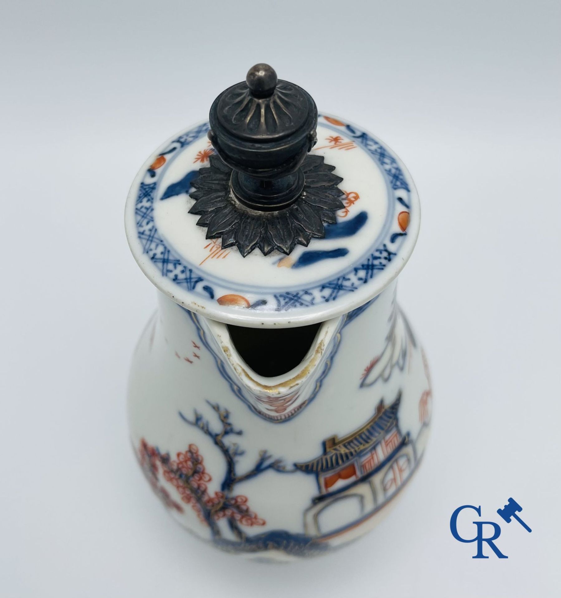 Asian Art: A Chinese silver mounted imari style lid jug. Qianlong period. - Image 3 of 8