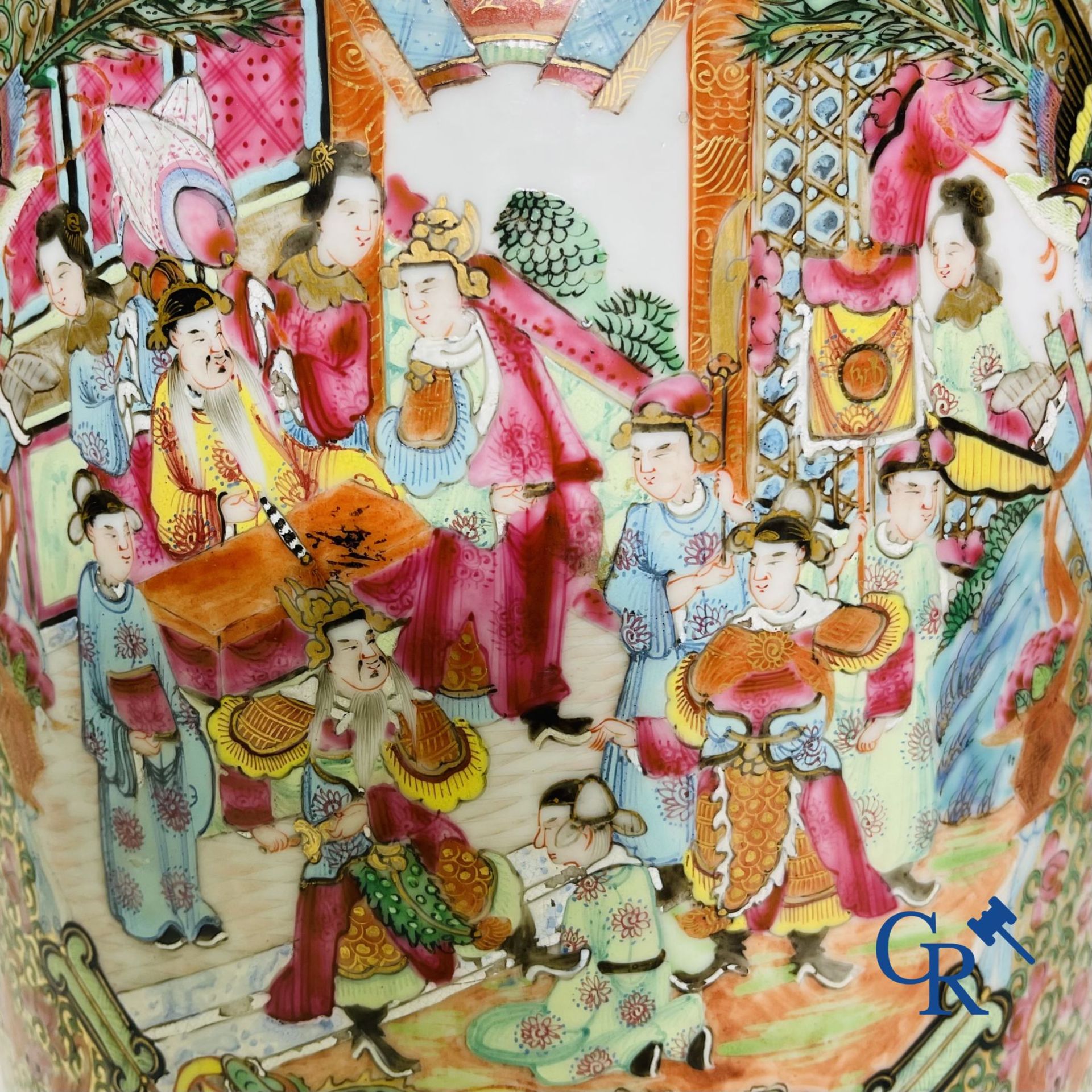 Chinese porcelain: A Chinese canton famille rose vase. - Image 2 of 24