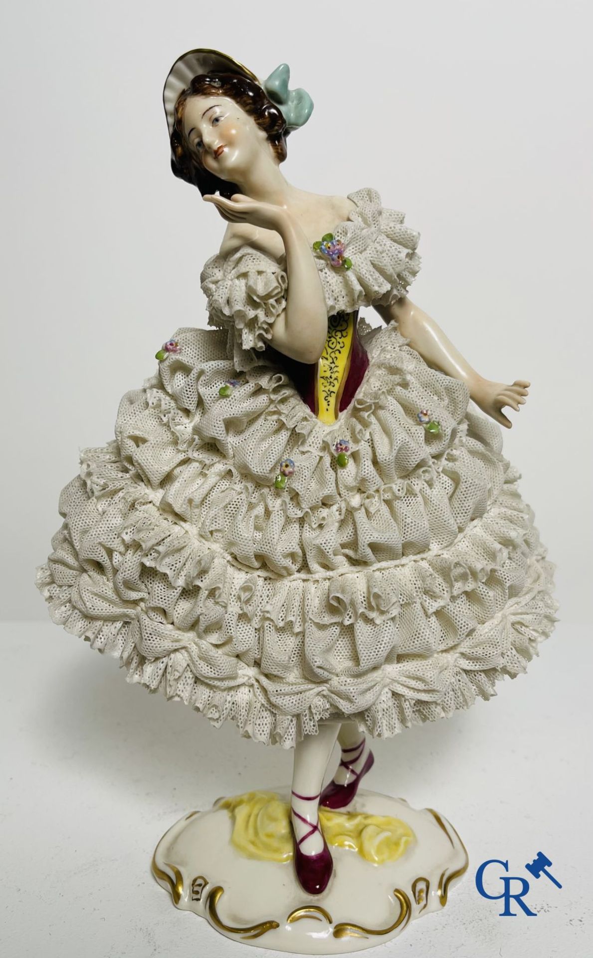 Volkstedt Rudolstadt: Presentation of a dancer in dentelle. (lace porcelain) - Image 2 of 8