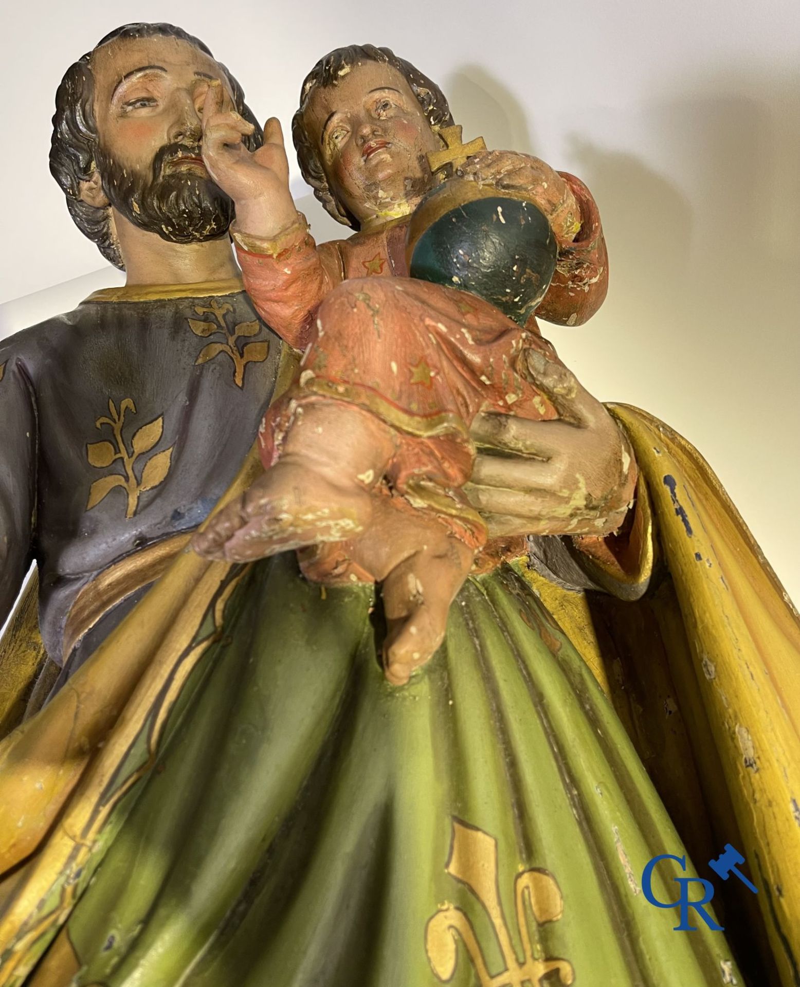 A 19th century wooden statue of Christ and a wooden display case with plaster representation of Mary - Bild 19 aus 25