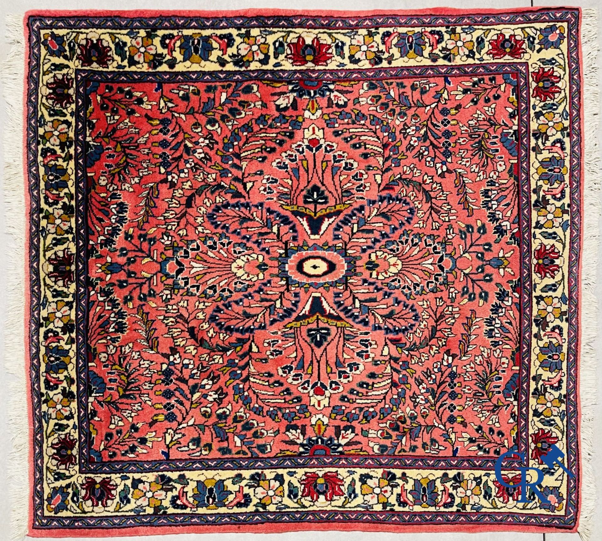 Oriental carpets: Iran, Sarouk. Hand-knotted Persian carpet in wool. - Bild 2 aus 5