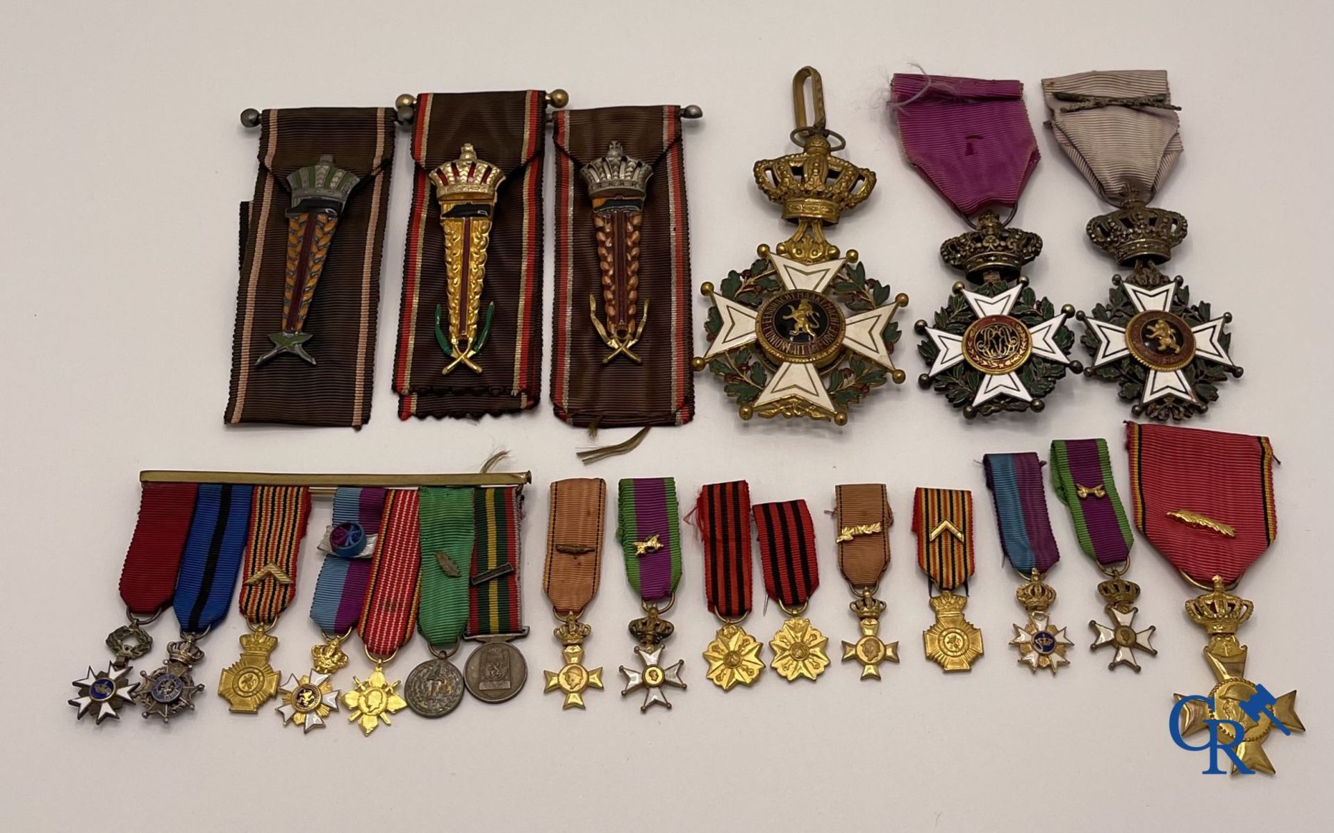 Medals / Decorations: Beautiful lot various honor badges/decorations and miniature decorations. - Bild 3 aus 3