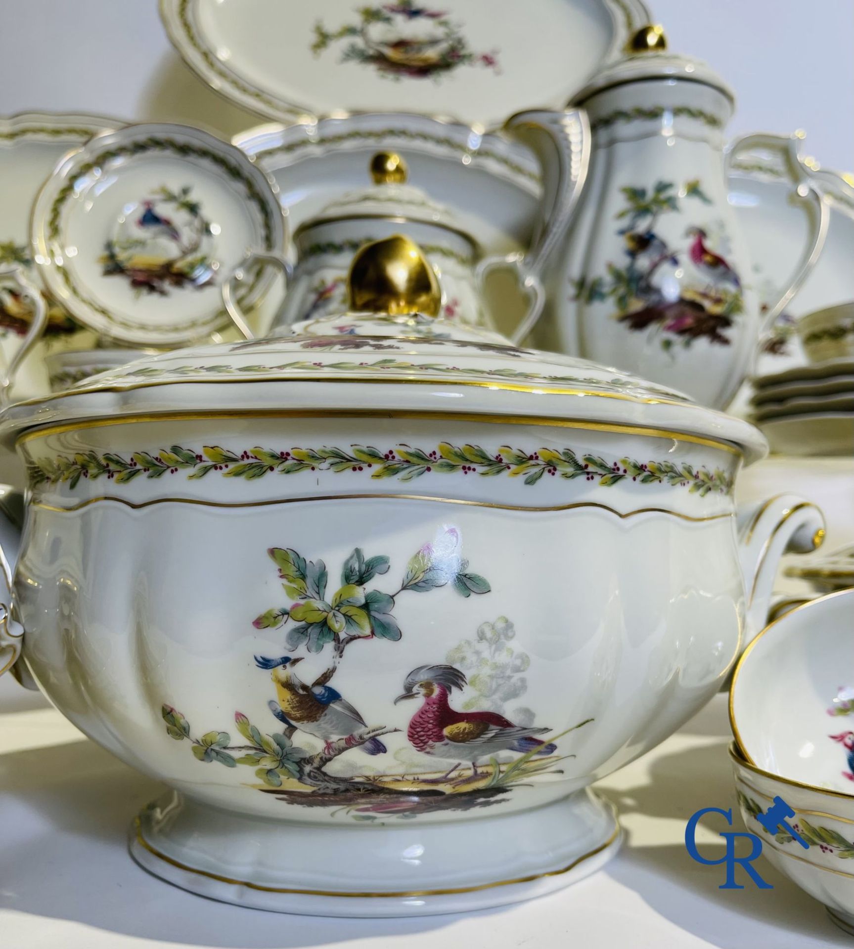 Limoges. L. Bernardaud & Cie. Beautiful dinner set in Limoges porcelain. Model Chevreuse. - Image 16 of 25