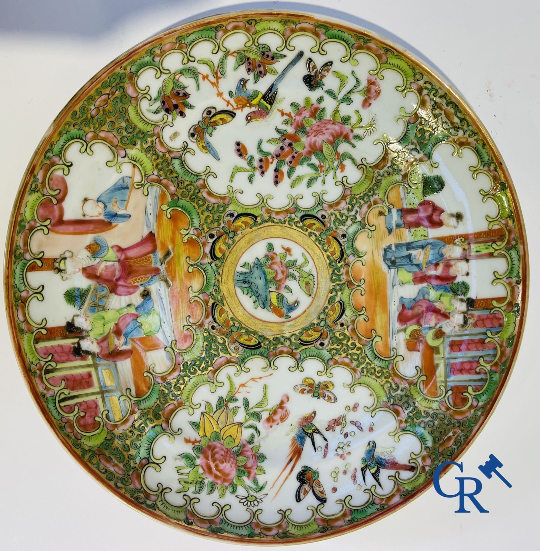 Chinese porcelain: 16 pieces of 18th and 19th century Chinese porcelain. - Image 29 of 33