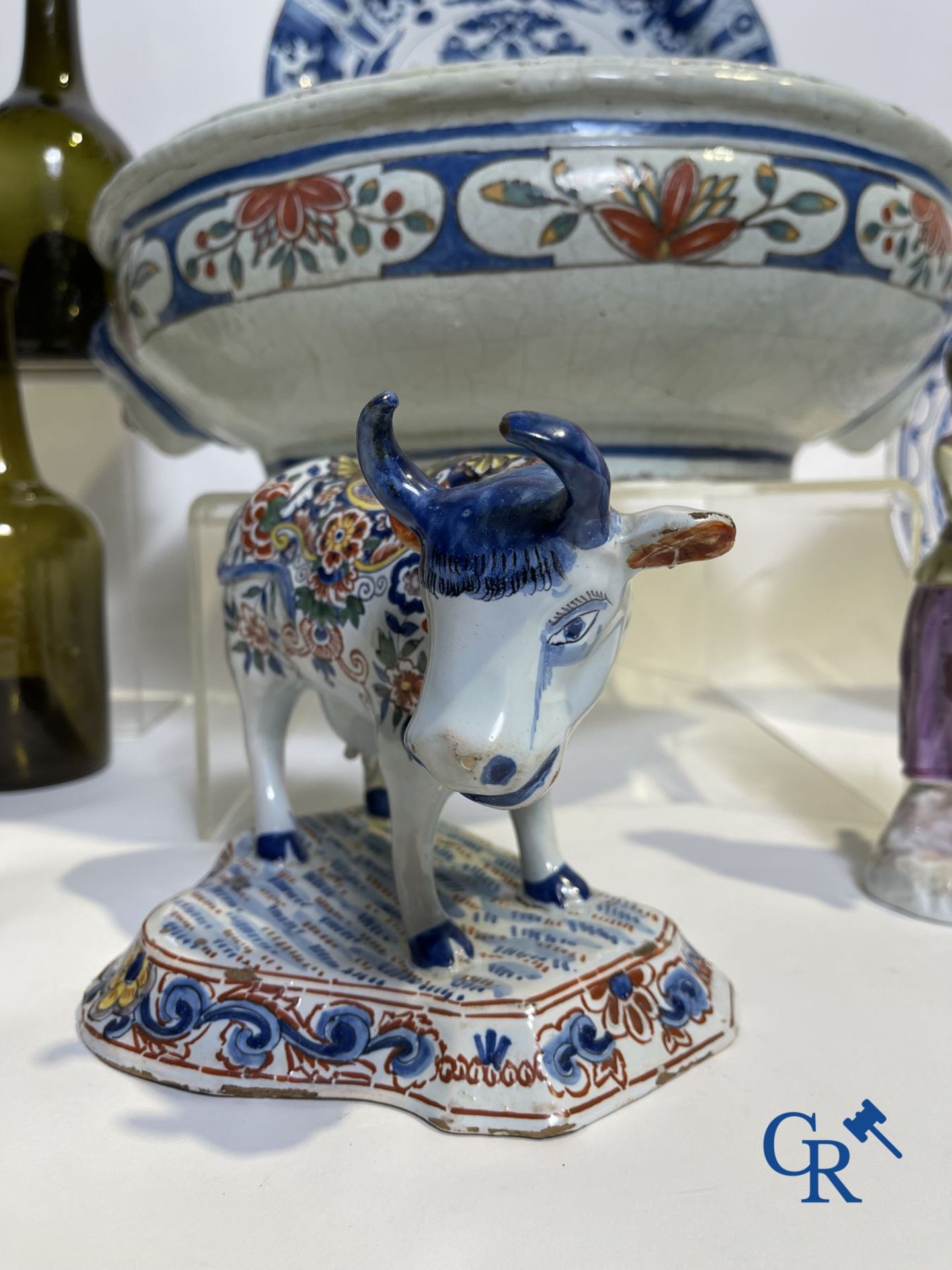 A part of a North French fountain and various pieces in faience and various antiques. - Image 8 of 22