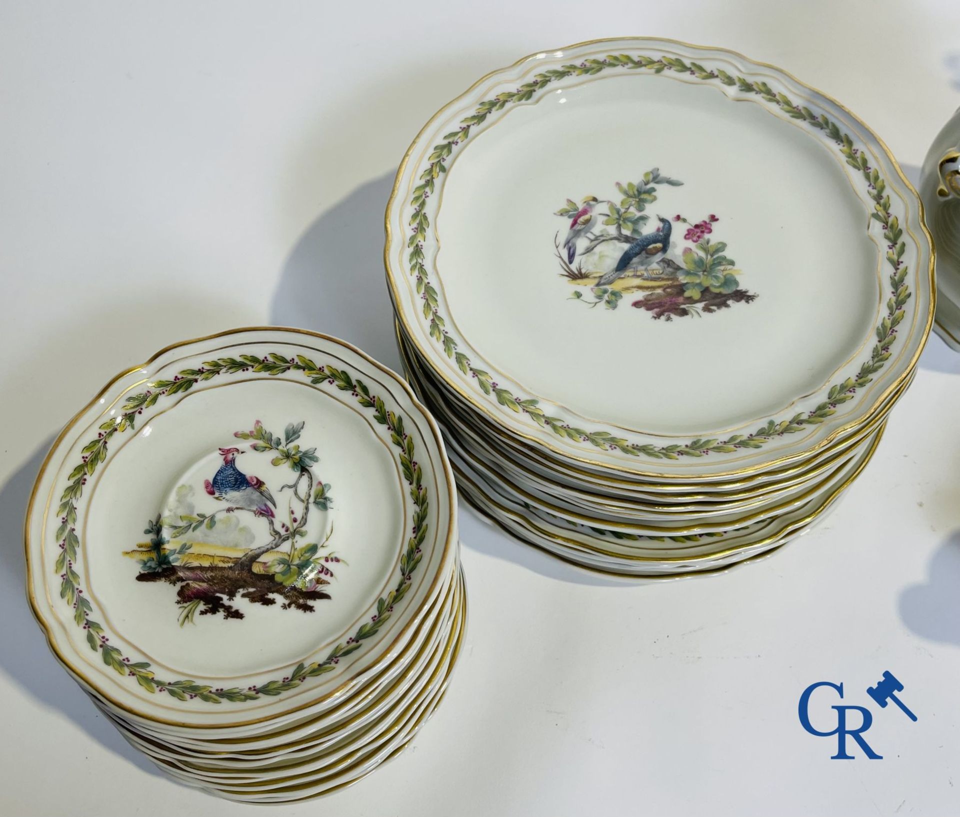 Limoges. L. Bernardaud & Cie. Beautiful dinner set in Limoges porcelain. Model Chevreuse. - Image 24 of 25