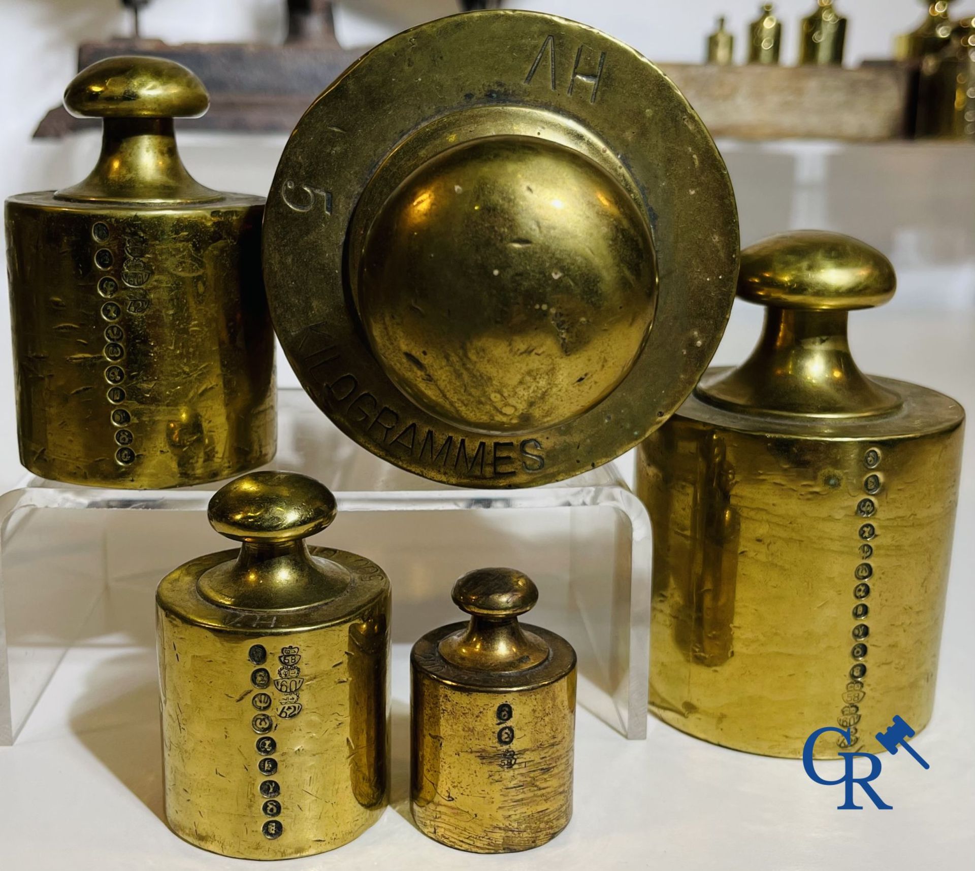 A various lot of antique calibration weights and a calibrated scale. 18th-19th century. - Image 7 of 8