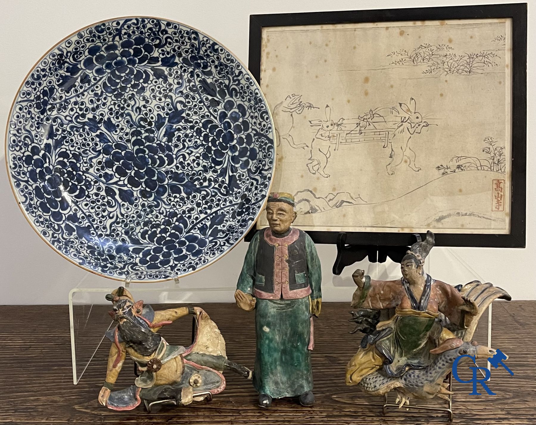 Asian Art: Lot with various objects in pottery and porcelain and an ink drawing. - Image 2 of 16