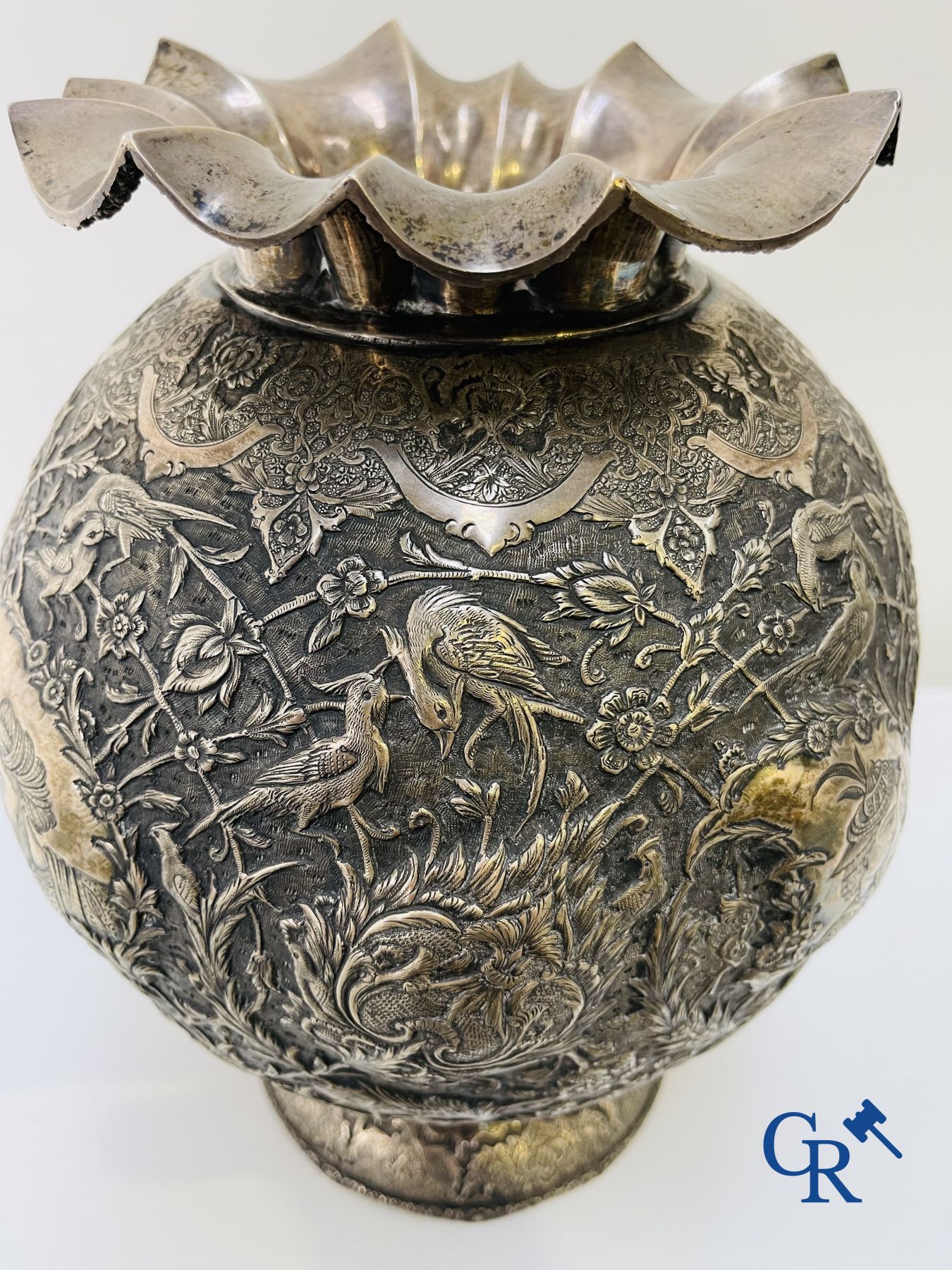 Silver: Vase in silver (Iran?) with a fine decor of birds, forest animals and characters. - Bild 5 aus 12