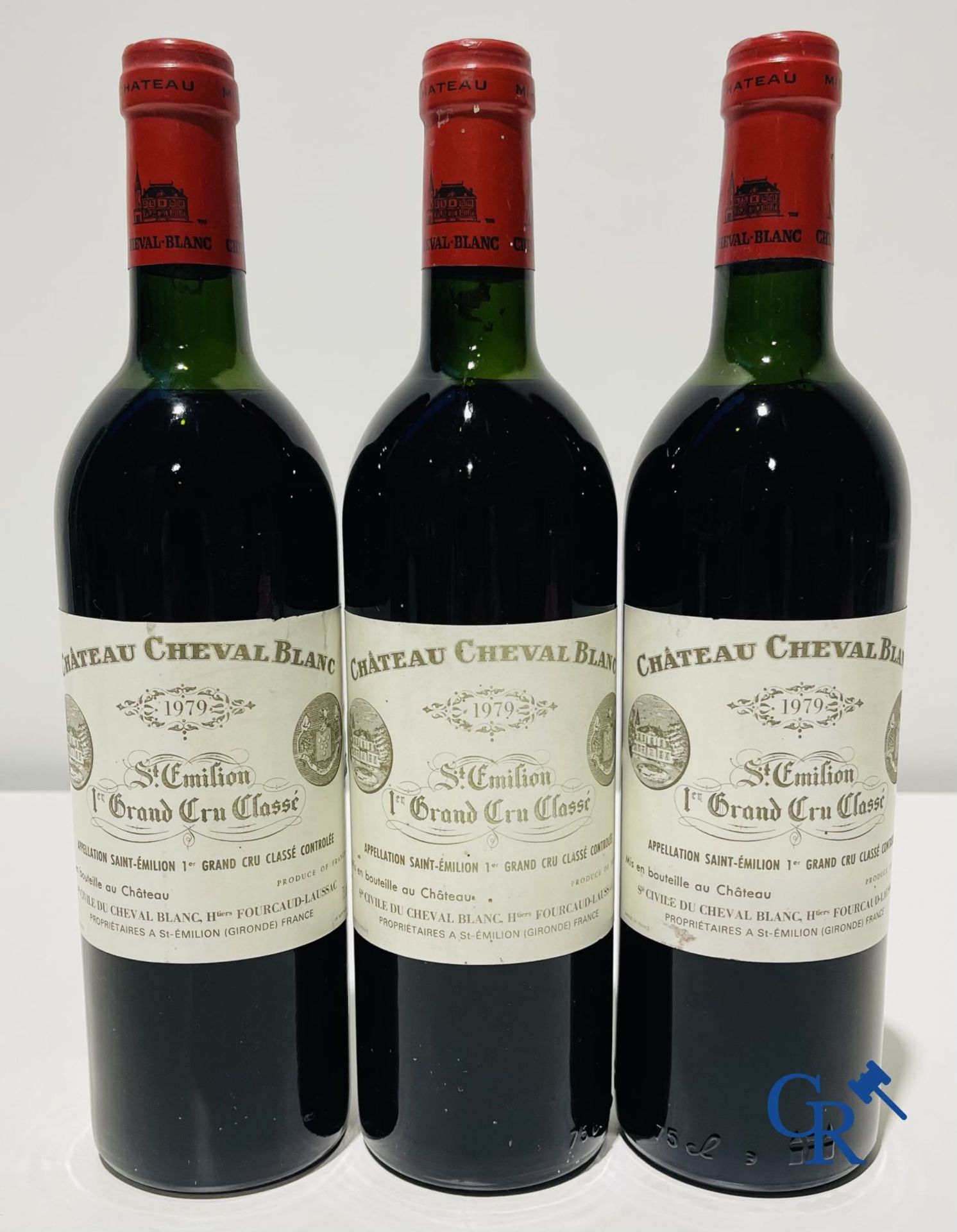 Wines: Saint-Emilion. Château Cheval Blanc. 1979. 1er Grand Cru Classé. - Image 9 of 10