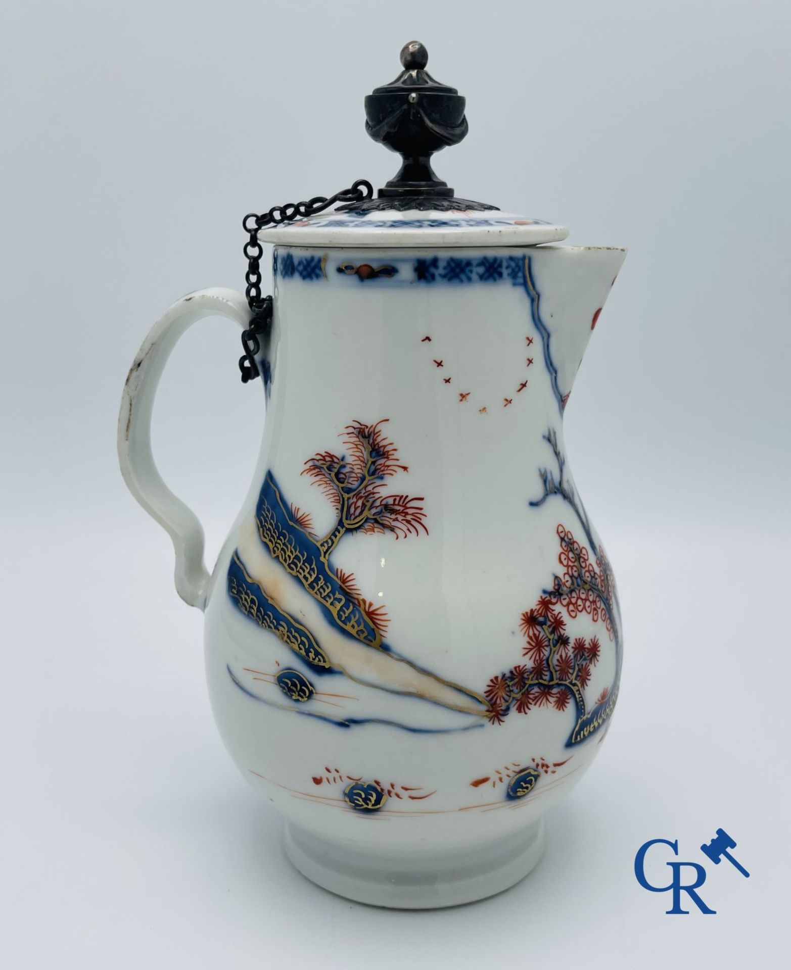 Asian Art: A Chinese silver mounted imari style lid jug. Qianlong period. - Image 4 of 8