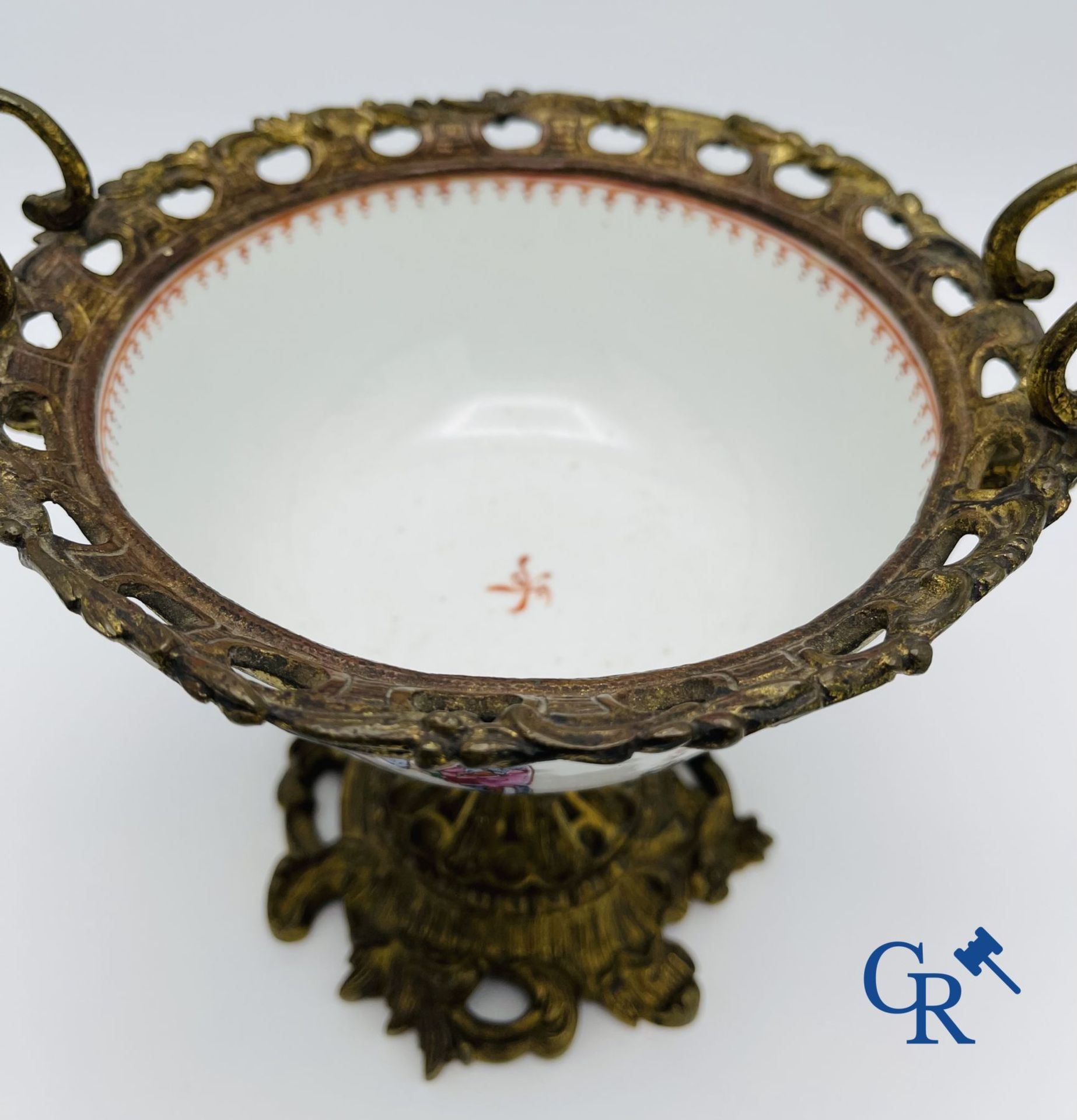 Chinese porcelain: An 18th century gilt-bronze mounted bowl in Chinese export porcelain. - Image 12 of 13