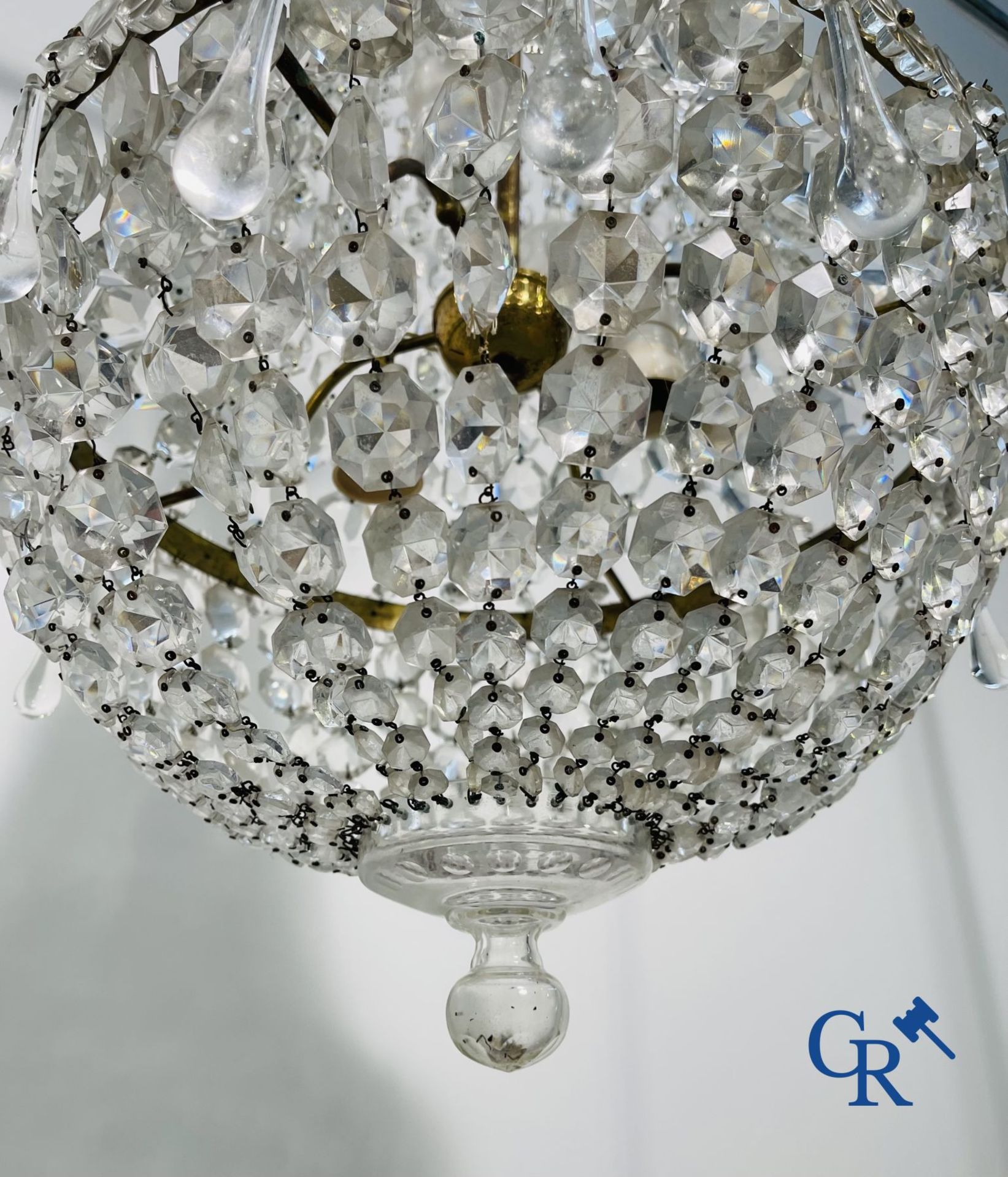 Chandelier: Beautiful Sac à pearles chandelier in crystal. - Image 9 of 9