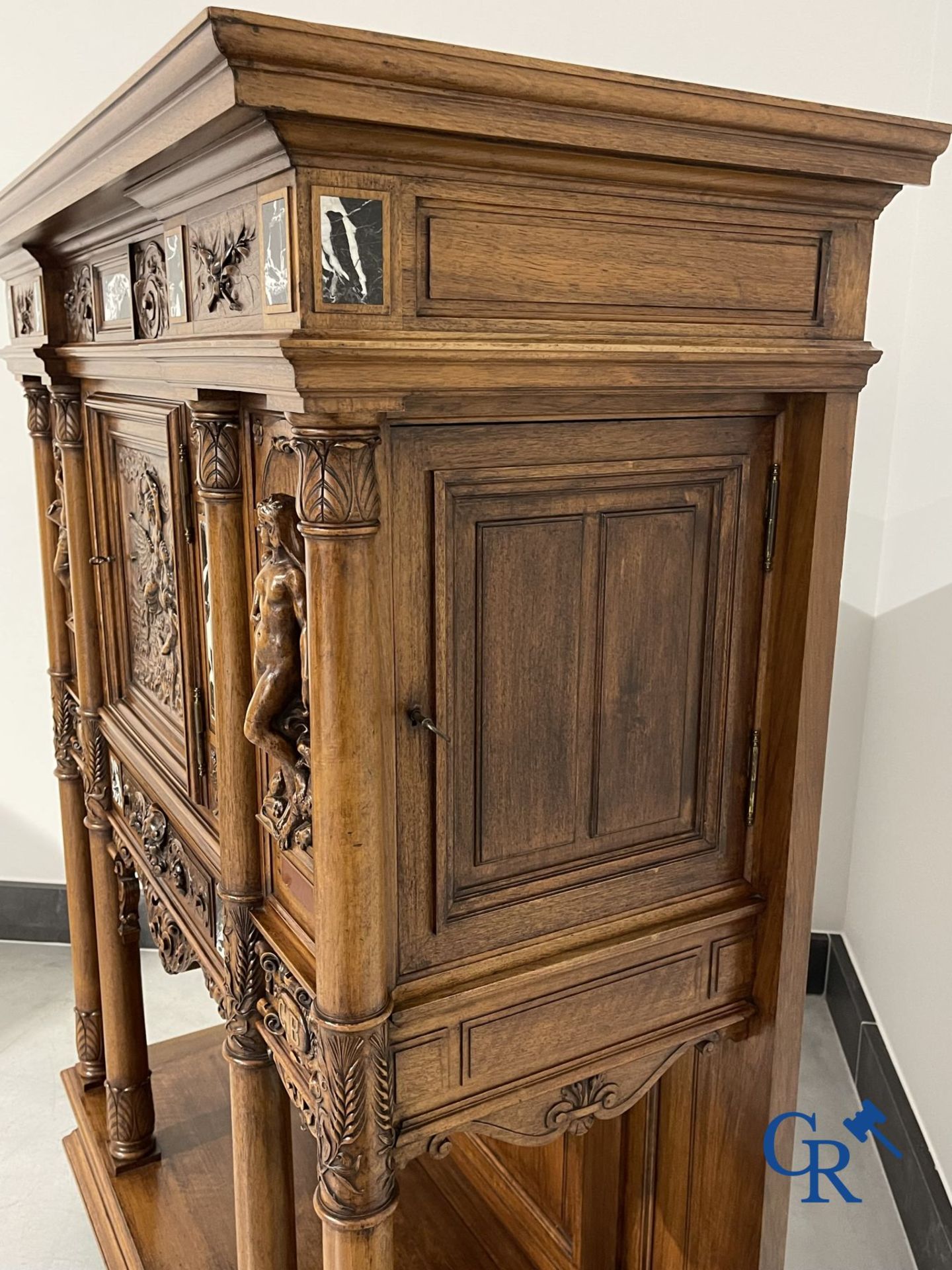 Furniture: A finely carved walnut credence in neo renaissance style with marble inlay. - Image 12 of 21