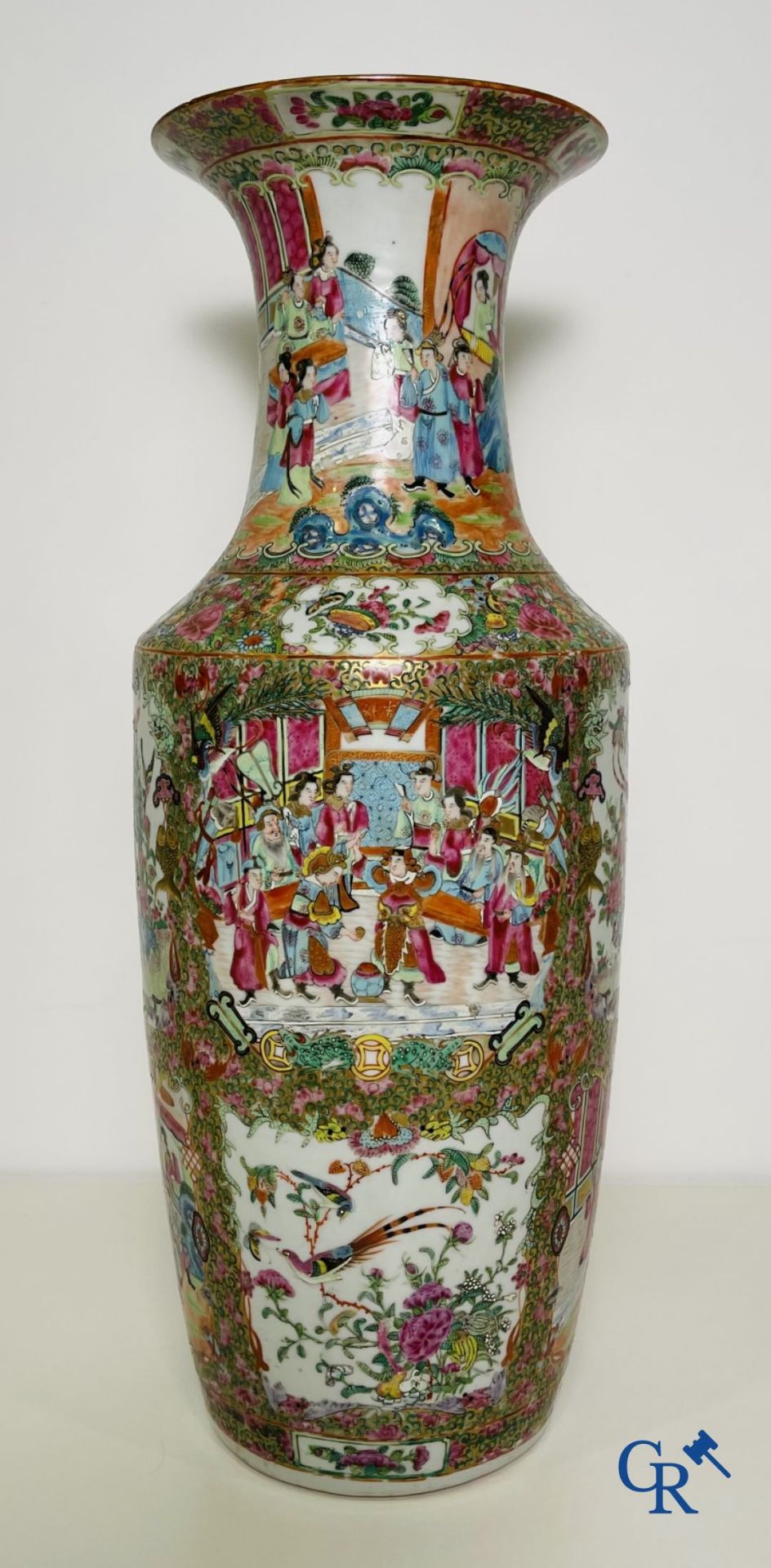 Chinese porcelain: A Chinese canton famille rose vase. - Bild 5 aus 24