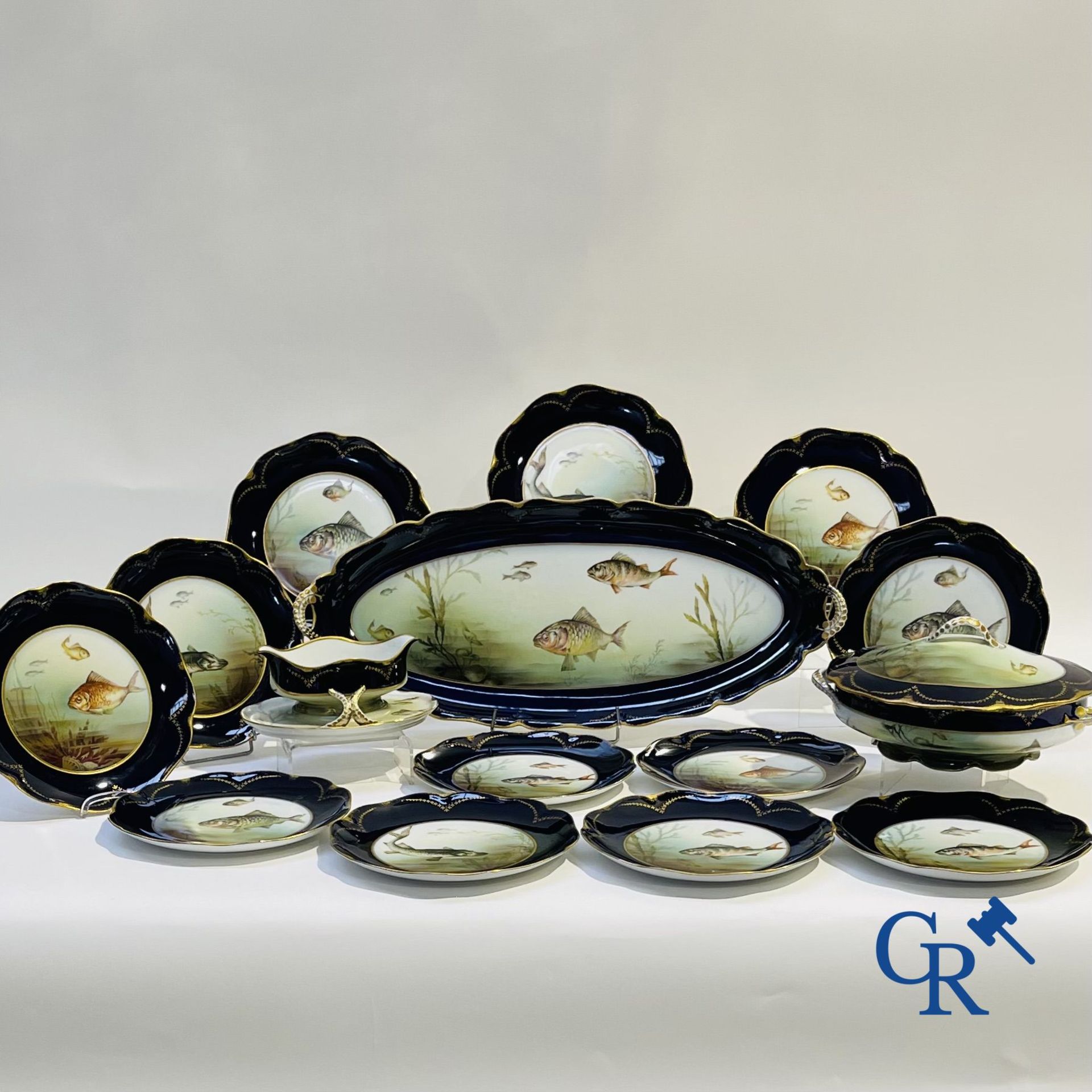 Porcelain: Tableware with a fish decor in Rosenthal porcelain. - Bild 2 aus 12