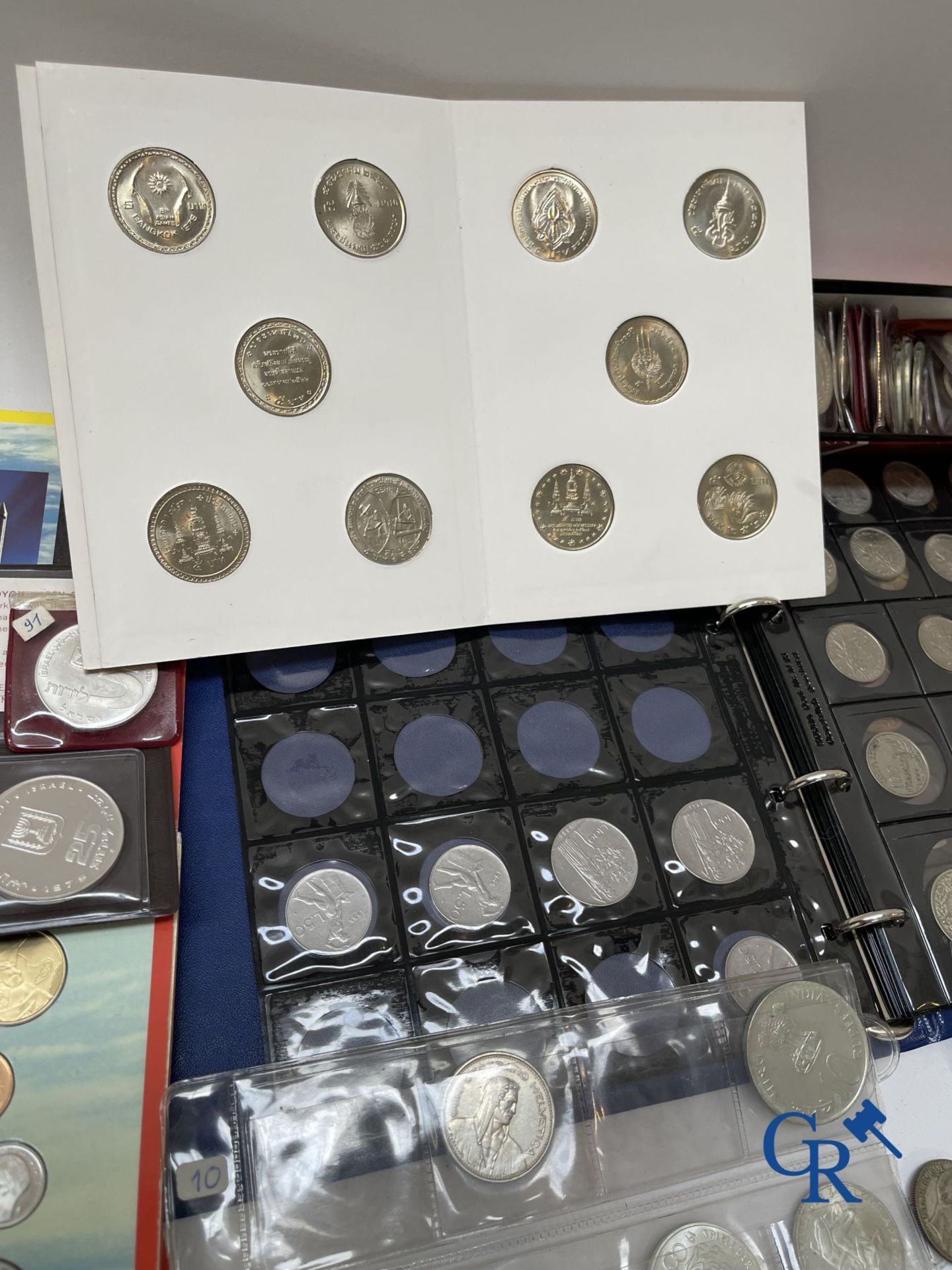 Coins: Large lot of various coins in silver, copper and nickel. - Image 4 of 12