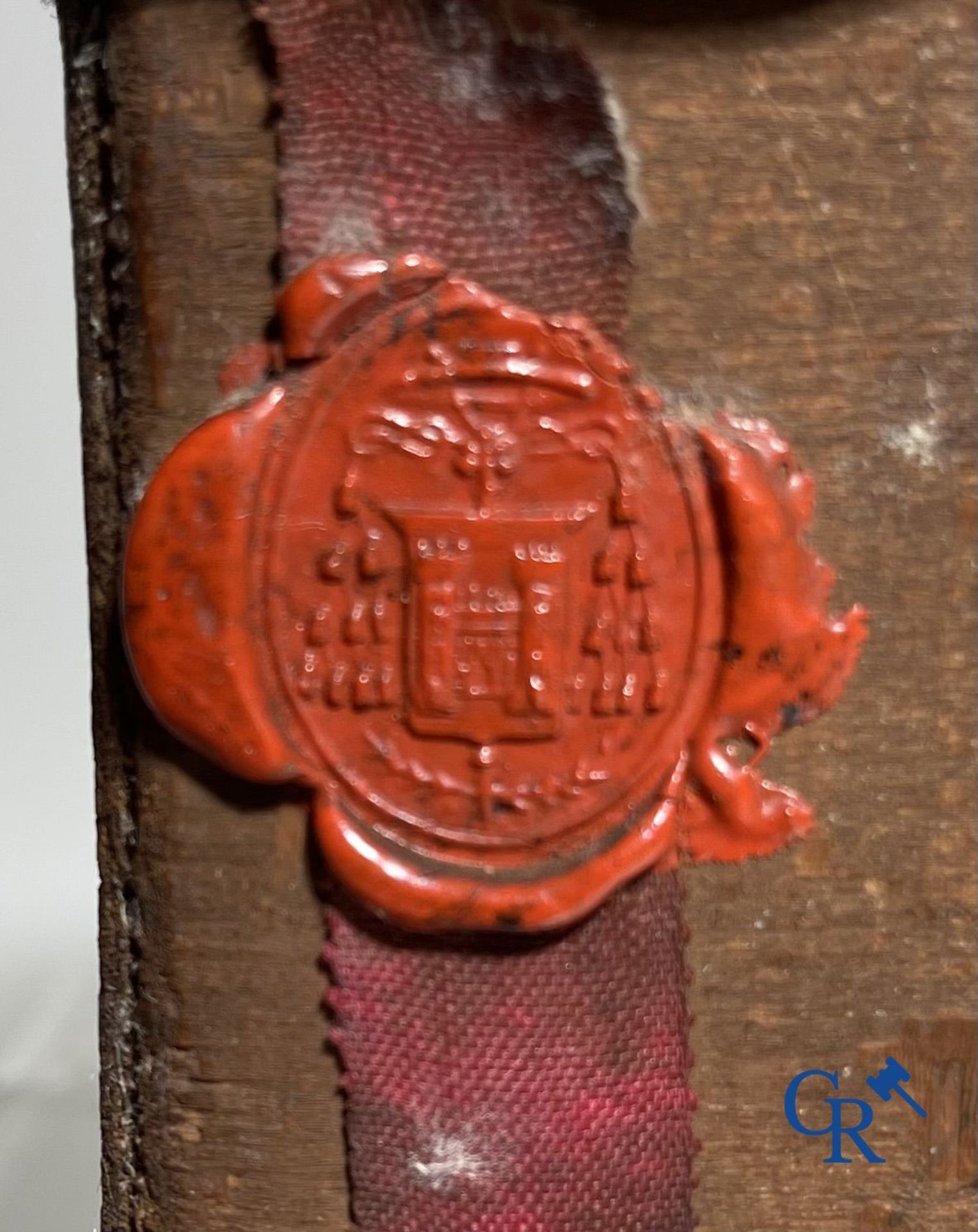 An antique wooden reliquary sealed with wax seals. Early 19th century. - Image 3 of 15