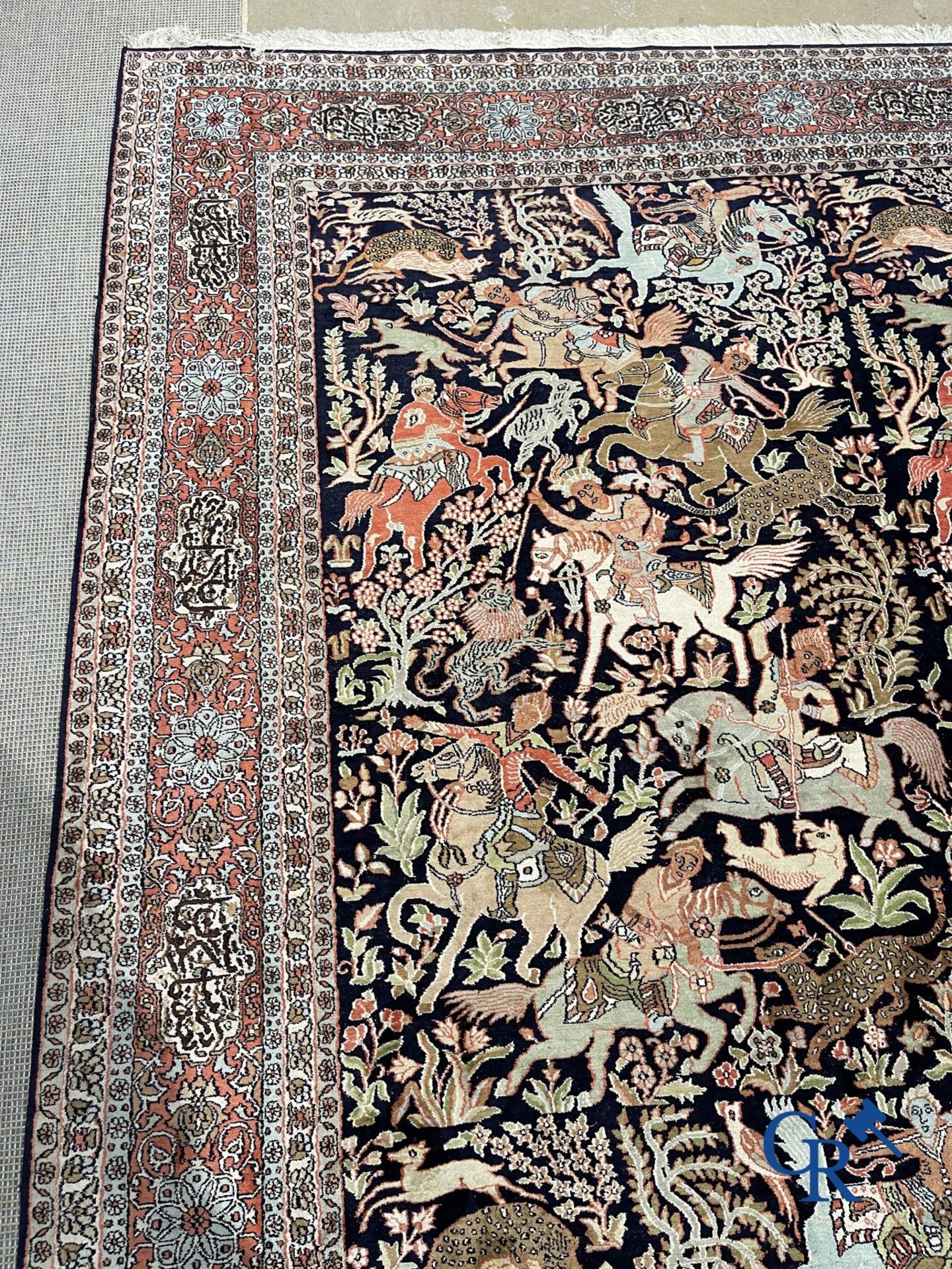 Carpets: Ghoum: Large silk carpet with hunting scenes. Wool and silk. - Bild 4 aus 10