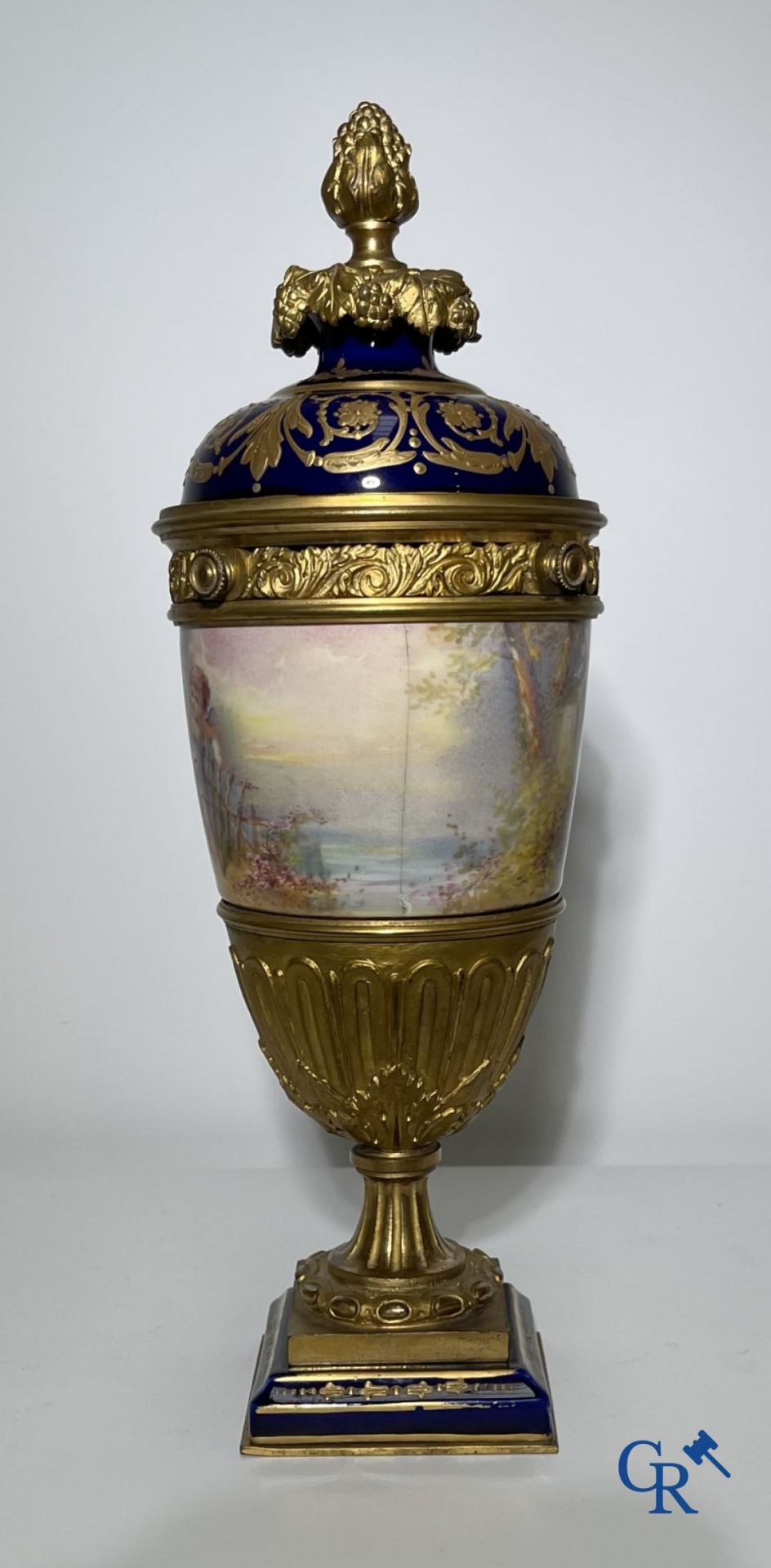 Porcelain: Sèvres: Pair of bronze mounted vases in Sèvres porcelain. Napoleon III period. - Image 6 of 6