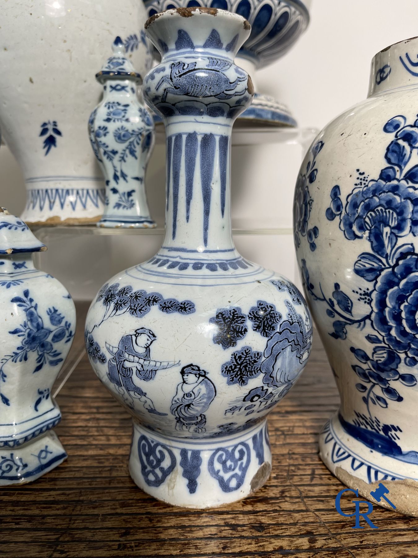 Delft: 11 pieces of blue and white faience with different décors. 17th - 18th century. - Image 11 of 29