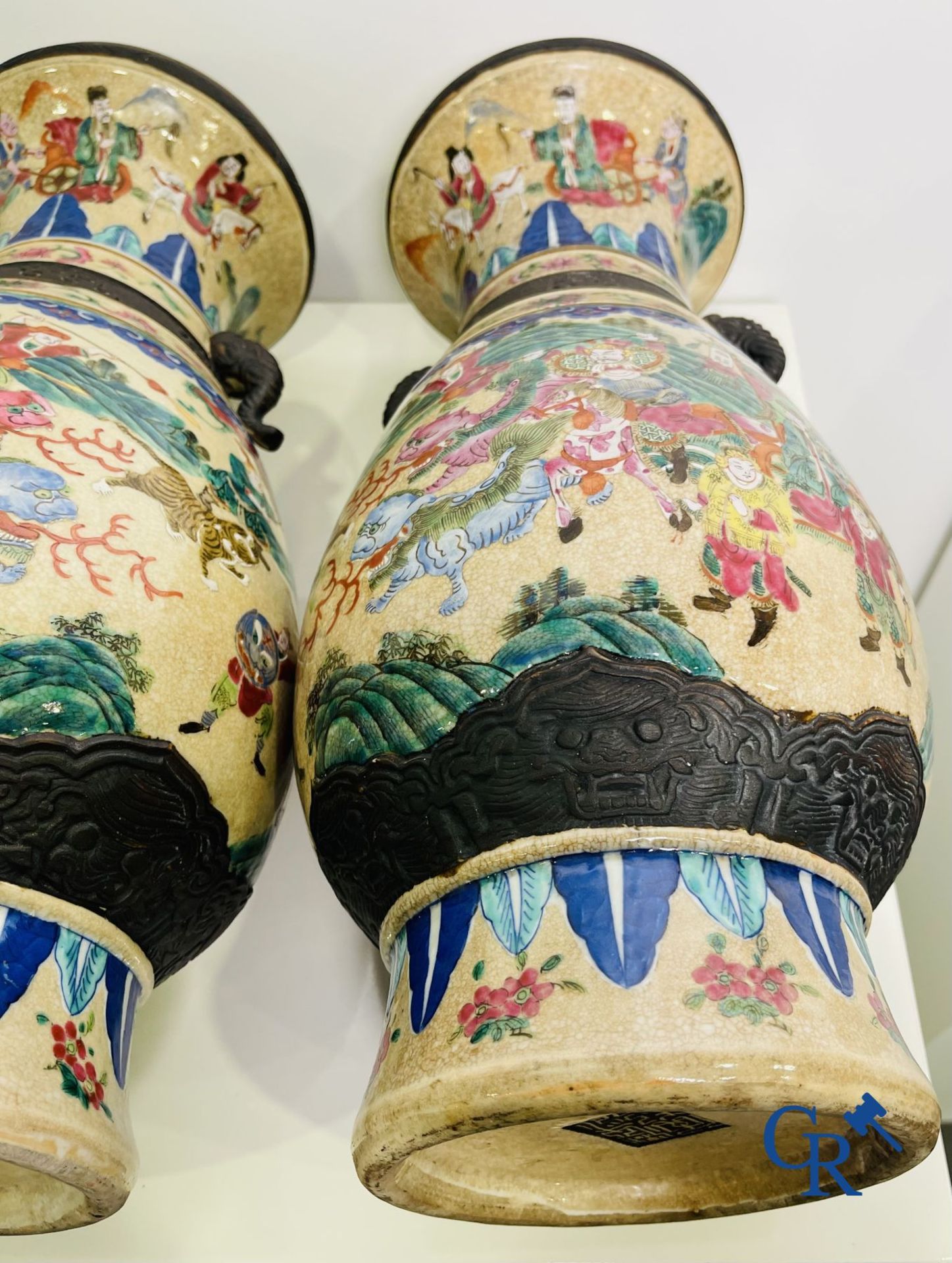 Asian Art: A pair of Chinese Nanking vases with famille rose decor. - Image 21 of 23