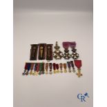 Medals / Decorations: Beautiful lot various honor badges/decorations and miniature decorations.