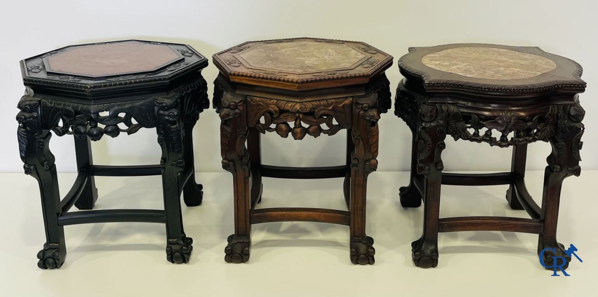Asian Art: A lot of 6 Chinese wooden pedestals and a large wood-carved Chinese sage. - Image 4 of 12