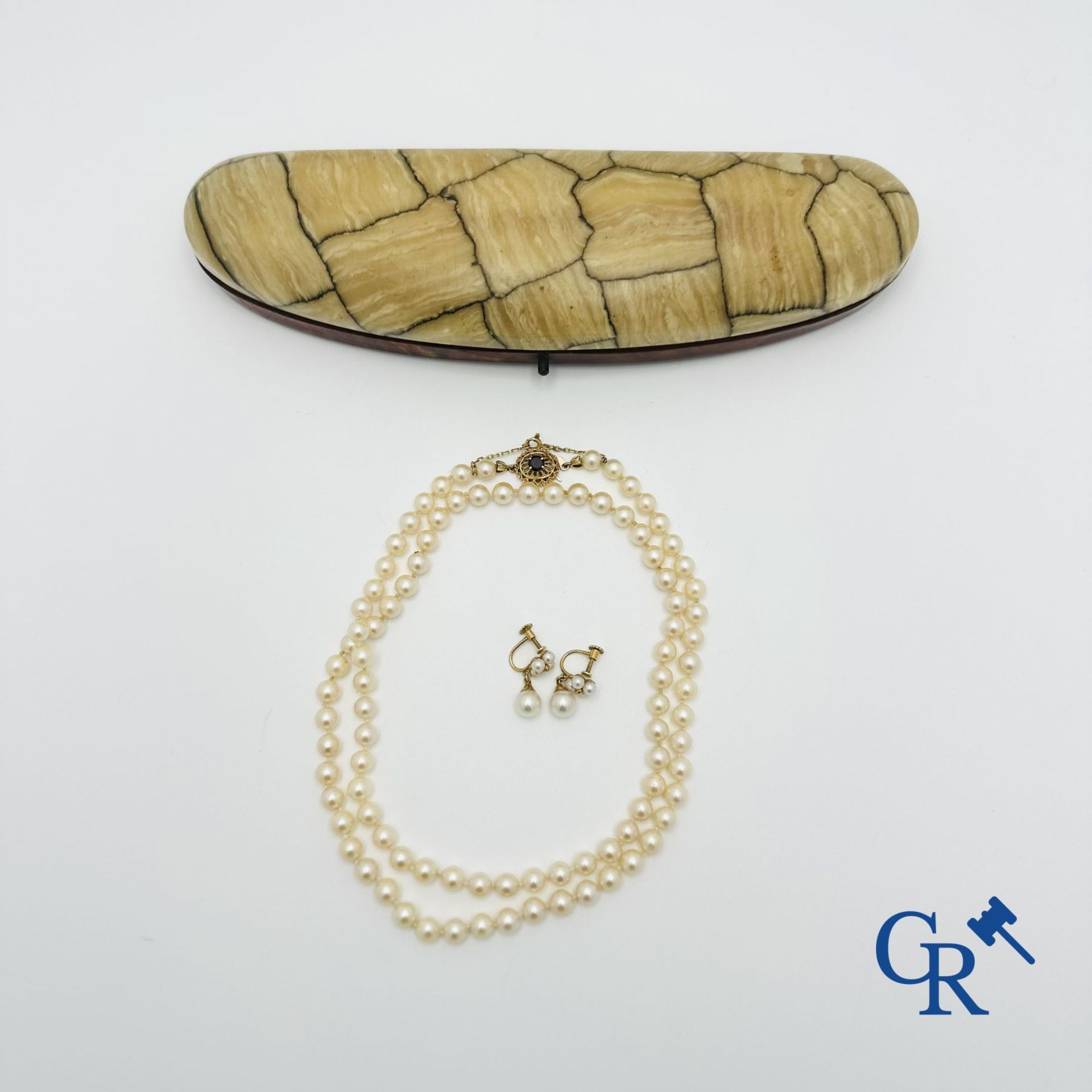Jewellery: Lot consisting of a pearl necklace with gold clasp 18K and a pair of earrings in gold 18K - Bild 6 aus 6