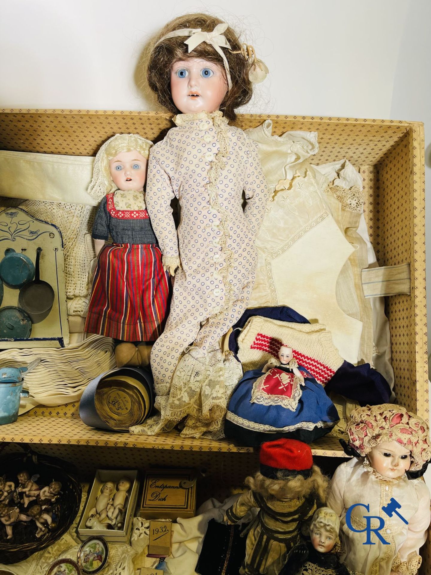 Toys: Travel case filled with various dolls and collectibles. - Image 7 of 11