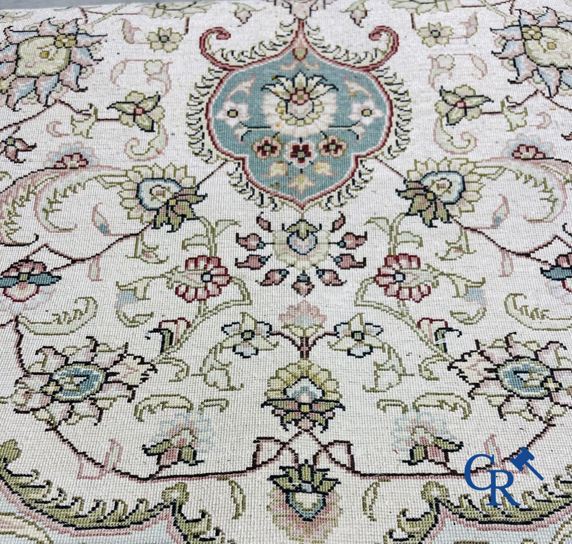 Oriental carpets: Hereke. Large carpet in silk. - Bild 10 aus 10