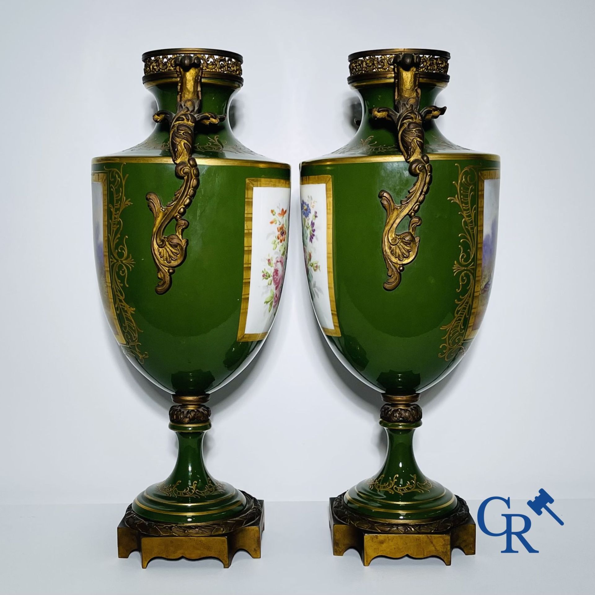 Sèvres: Pair of vases in Sevres porcelain and bronze. signed Leduc. - Image 6 of 7