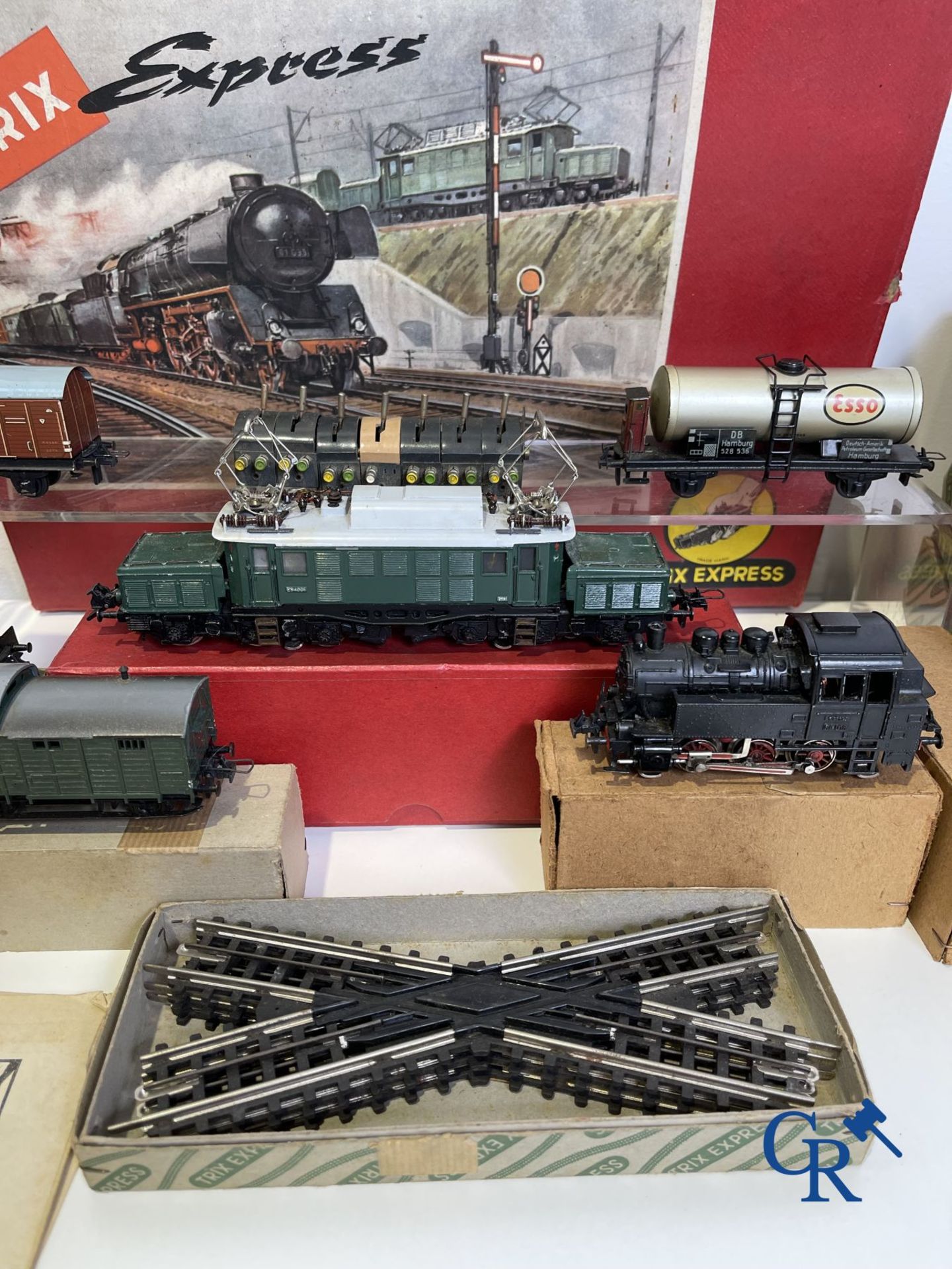 Old toys: Trix Germany, Trix Express, beautiful lot with locomotive, wagons, large lot of rails and  - Bild 11 aus 14