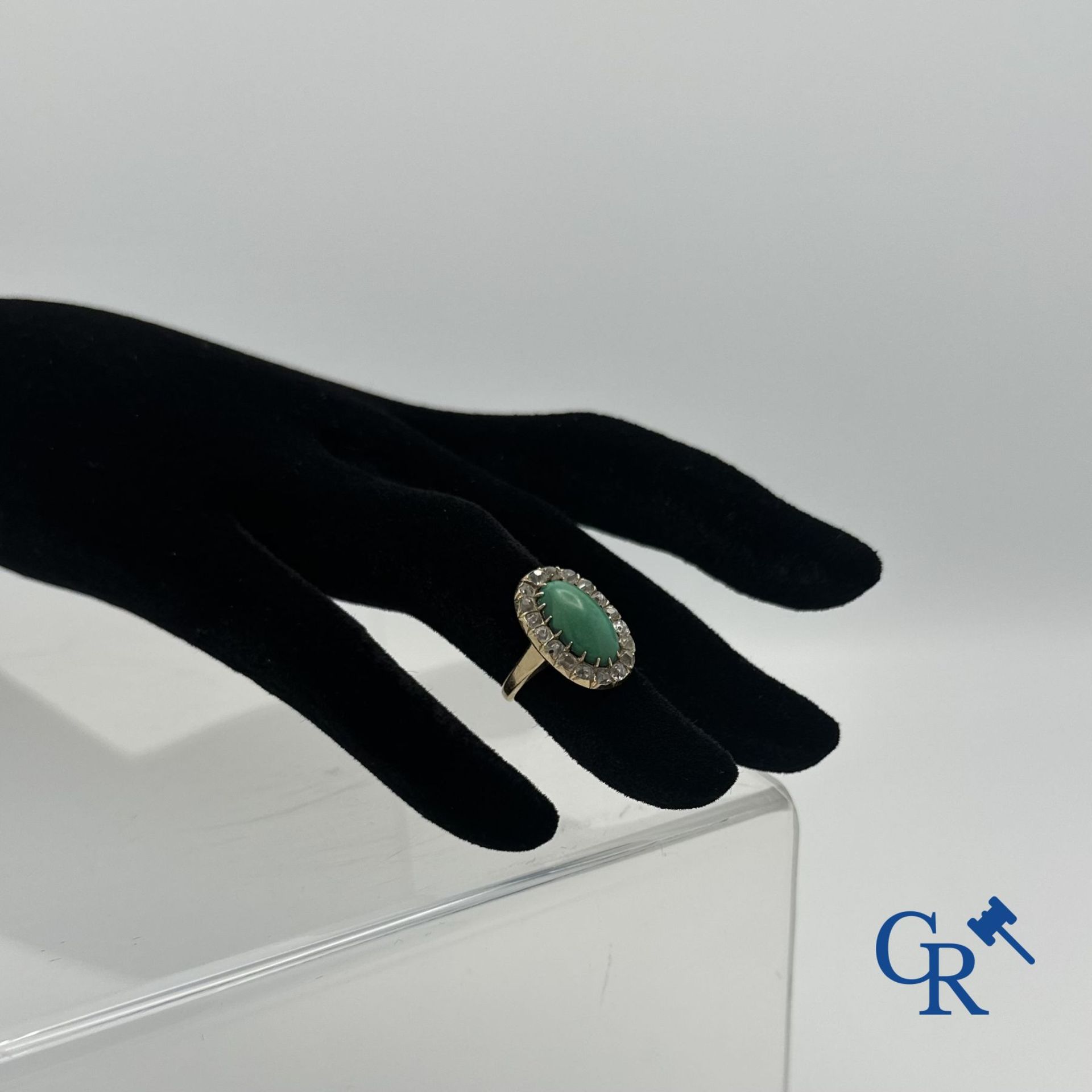 Jewellery: Ring in gold 18K set with malachite and 18 diamonds. - Image 2 of 3