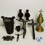 A lot with various religious objects in bronze and metal: corpuses, mortar, etc. 17th-18th-19th cent