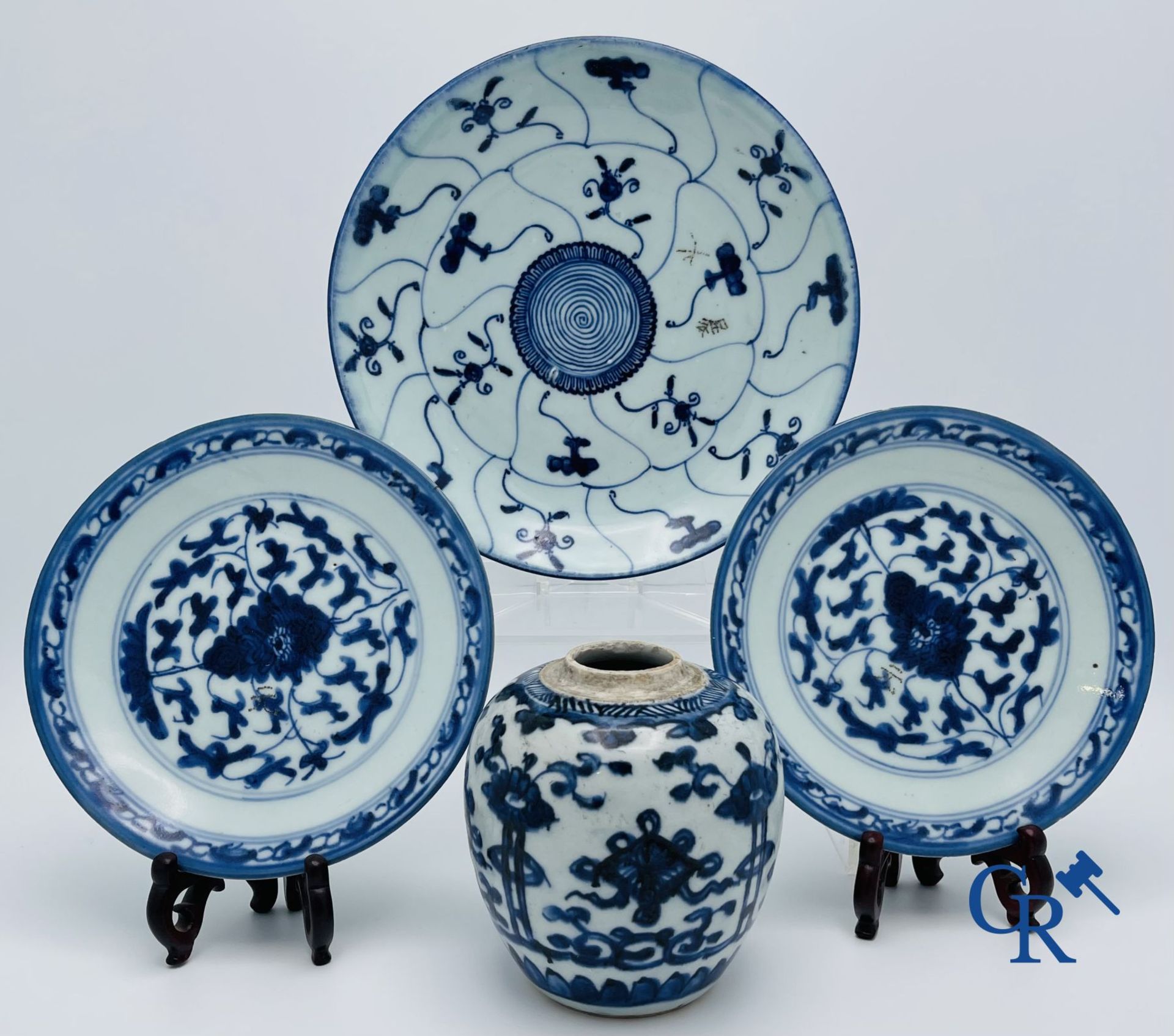 Asian Art: Beautiful lot of Chinese porcelain. - Bild 35 aus 40