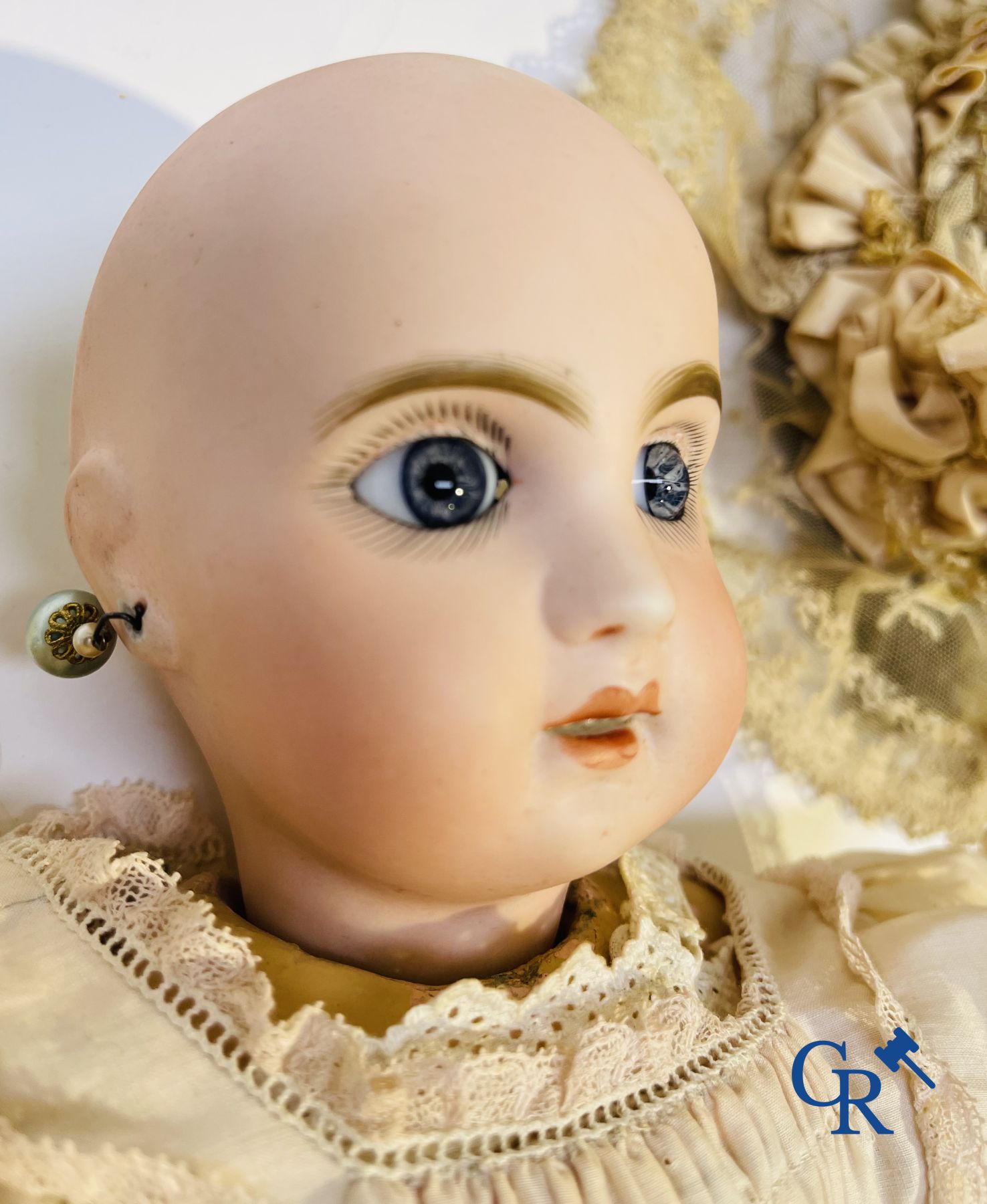 Toys: antique dolls. 3 dolls with porcelain head and a dog in fur. - Image 10 of 20