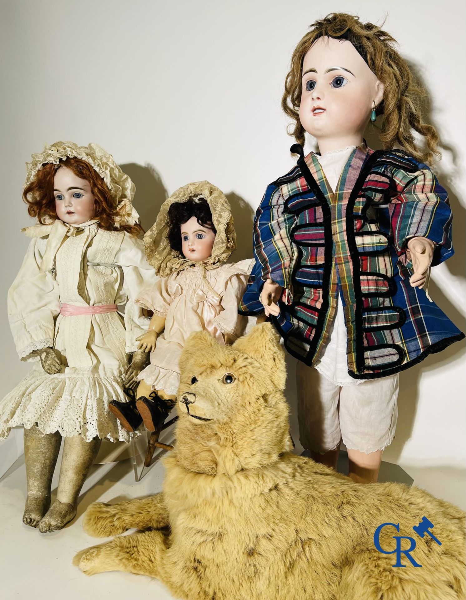 Toys: antique dolls. 3 dolls with porcelain head and a dog in fur. - Image 7 of 20