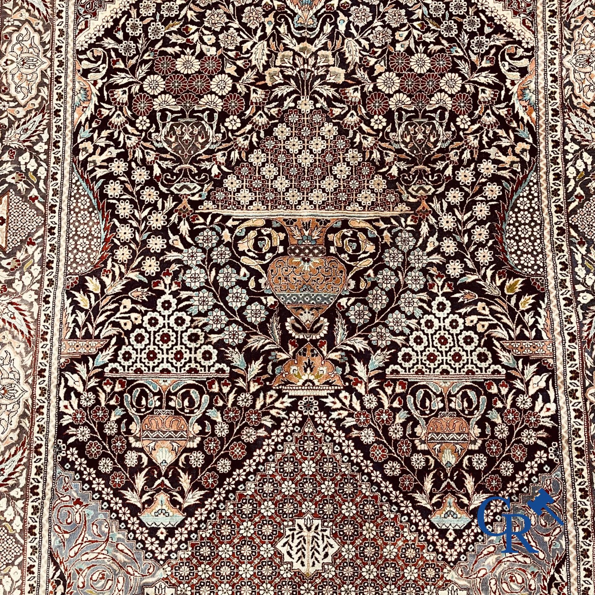 Carpet: Oriental carpet wool and silk - Bild 7 aus 13