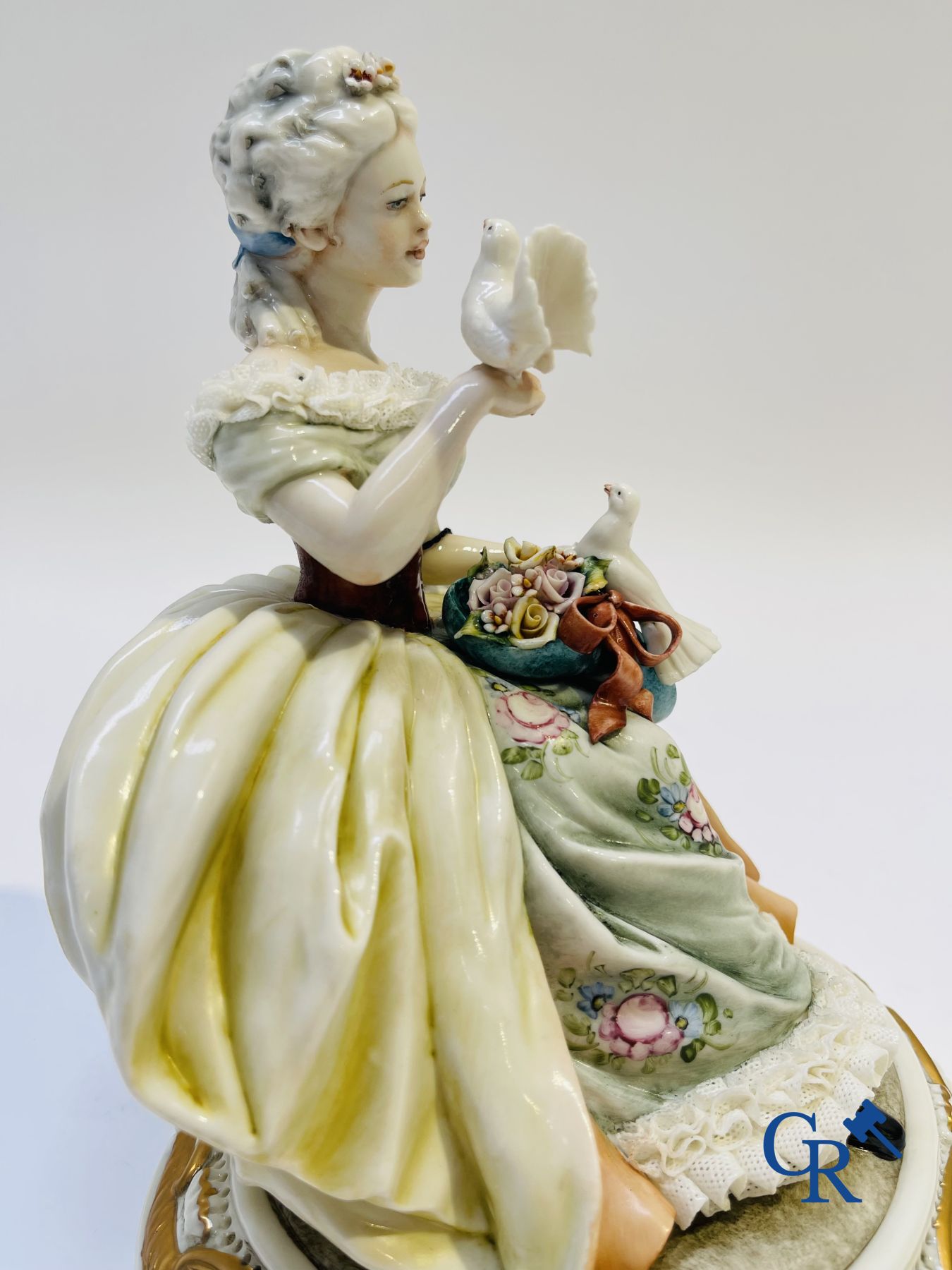 Porcelain: Capodimonte: 2 groups in Italian porcelain with lace. - Image 7 of 8