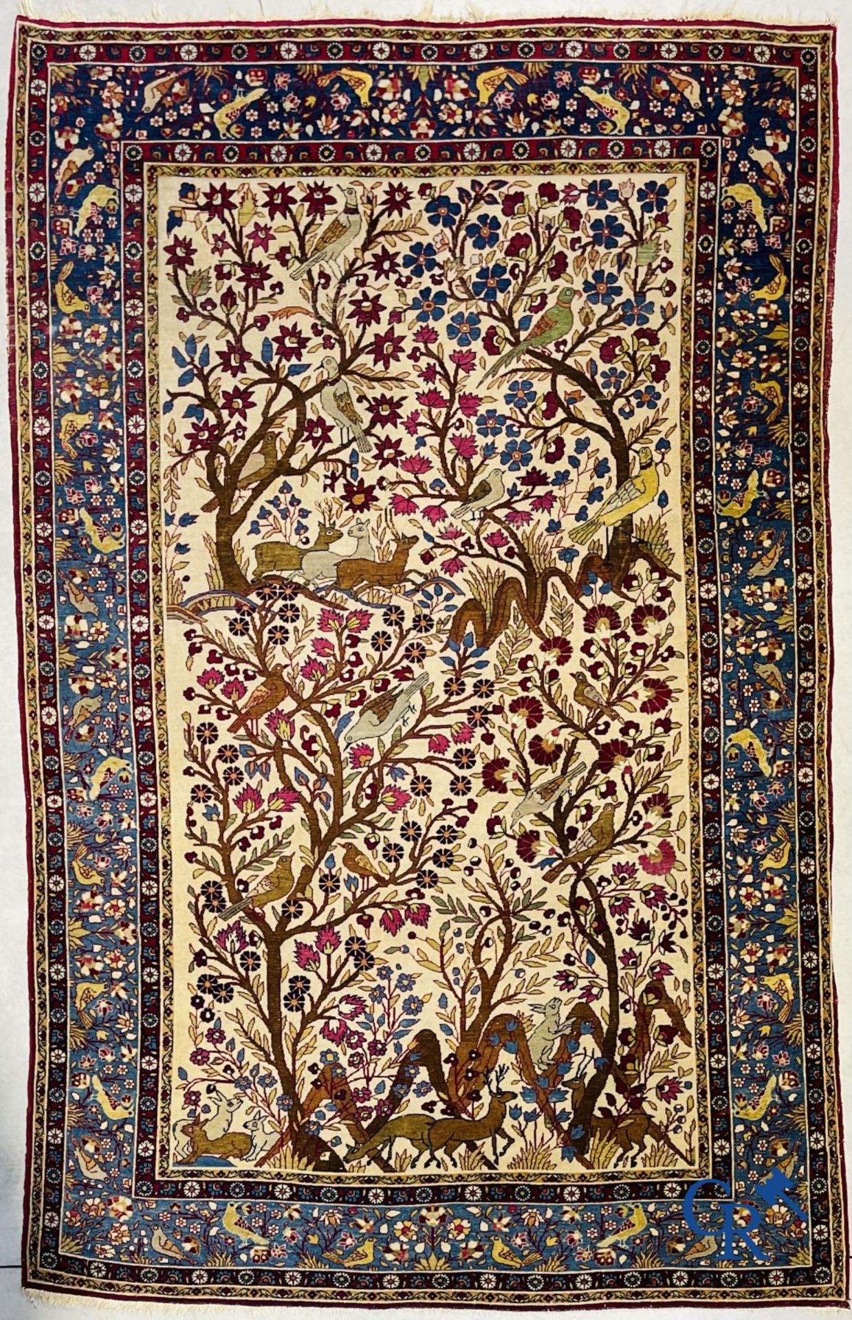 Oriental carpets: Antique oriental carpet with a decor of animals and birds in the forest. - Bild 2 aus 10