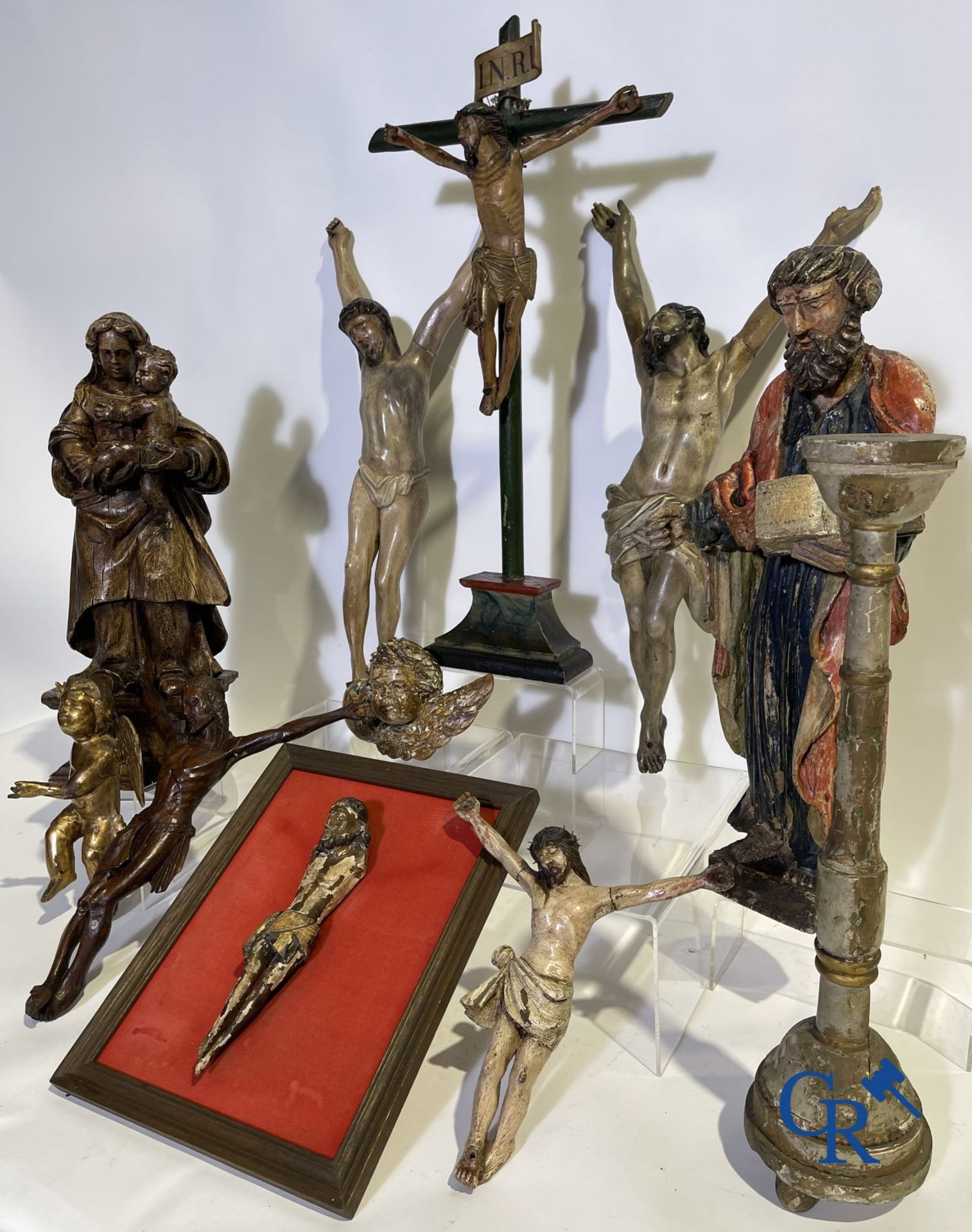 A lot with 18th and 19th century religious wood sculptures. - Bild 4 aus 6