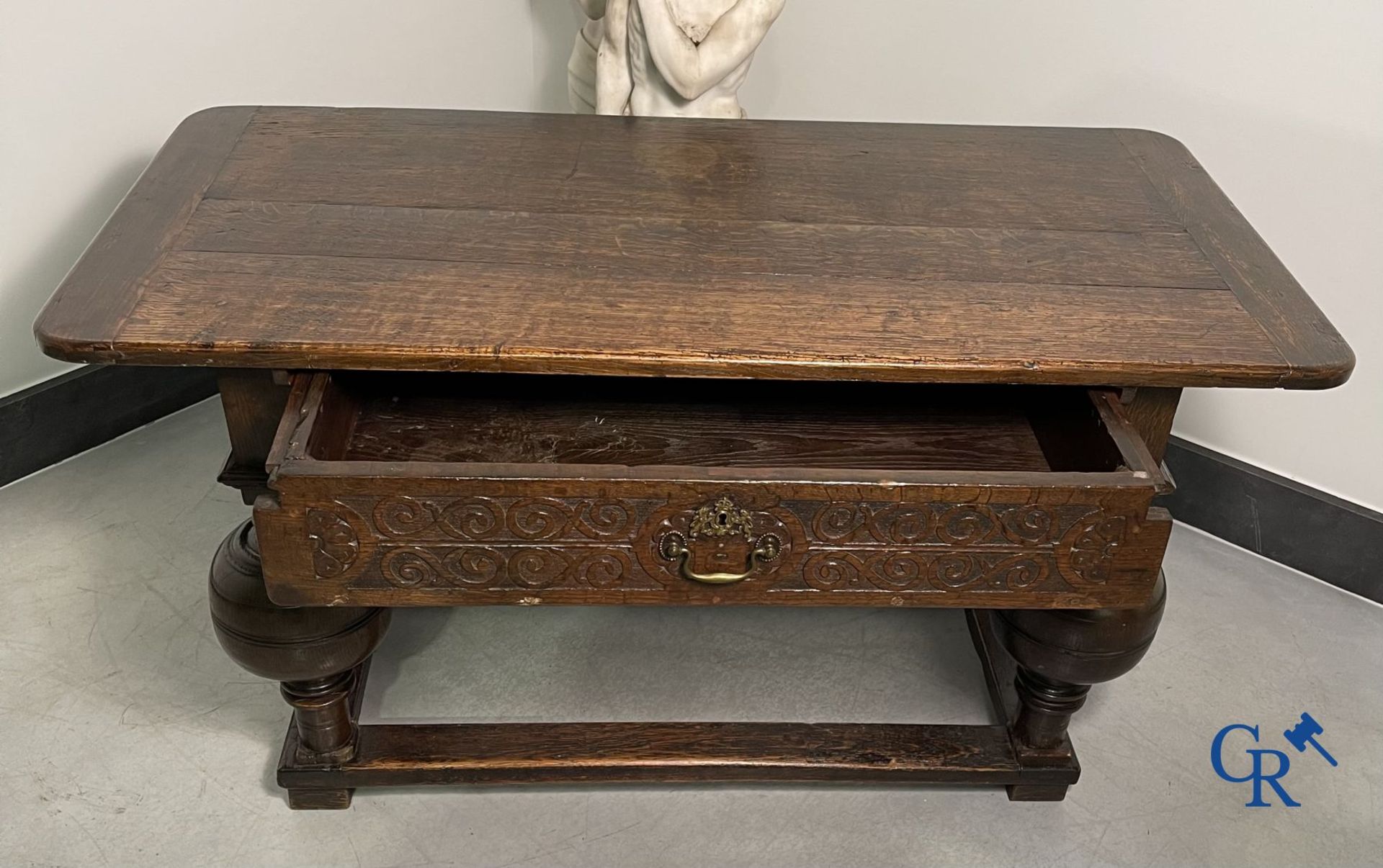 Furniture: An oak table with drawer. 17th - 18th century. - Image 4 of 16