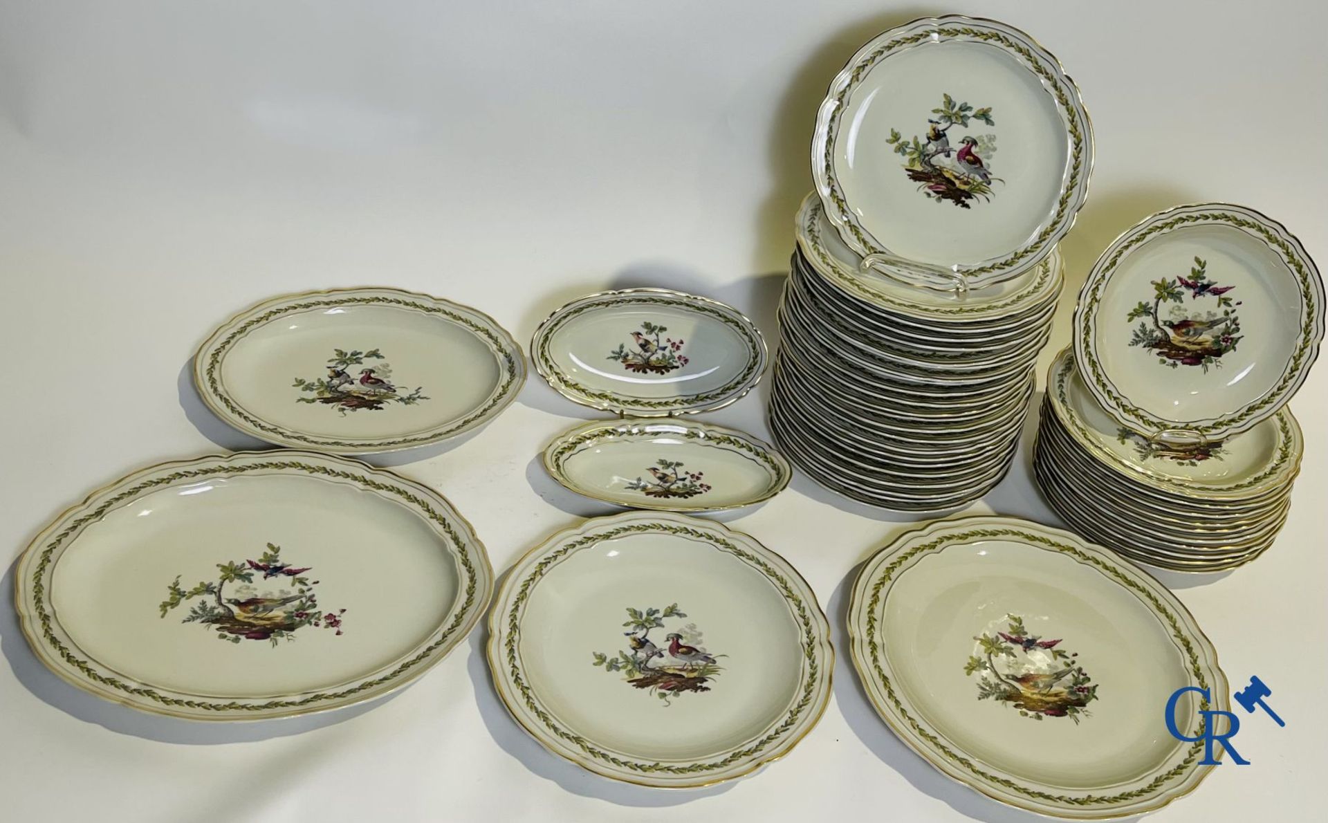 Limoges. L. Bernardaud & Cie. Beautiful dinner set in Limoges porcelain. Model Chevreuse. - Image 18 of 25