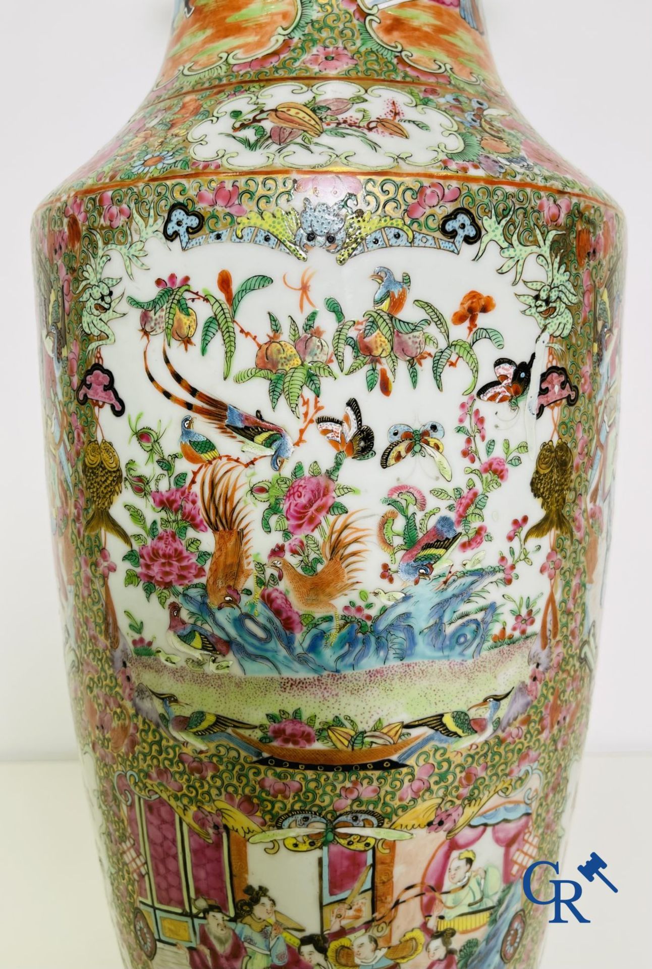 Chinese porcelain: A Chinese canton famille rose vase. - Bild 8 aus 24