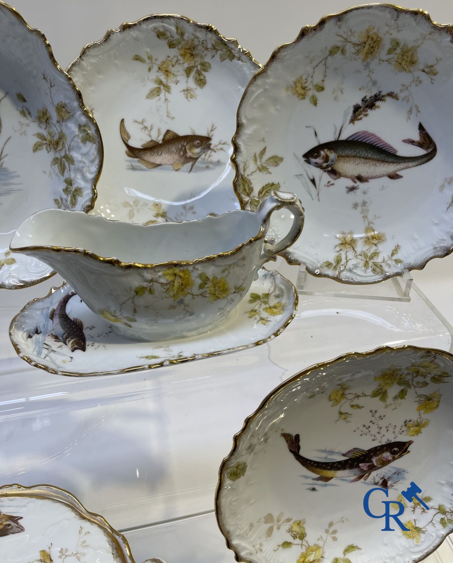 Extraordinary tableware in Brussels porcelain with a theme of freshwater fish. - Image 5 of 17